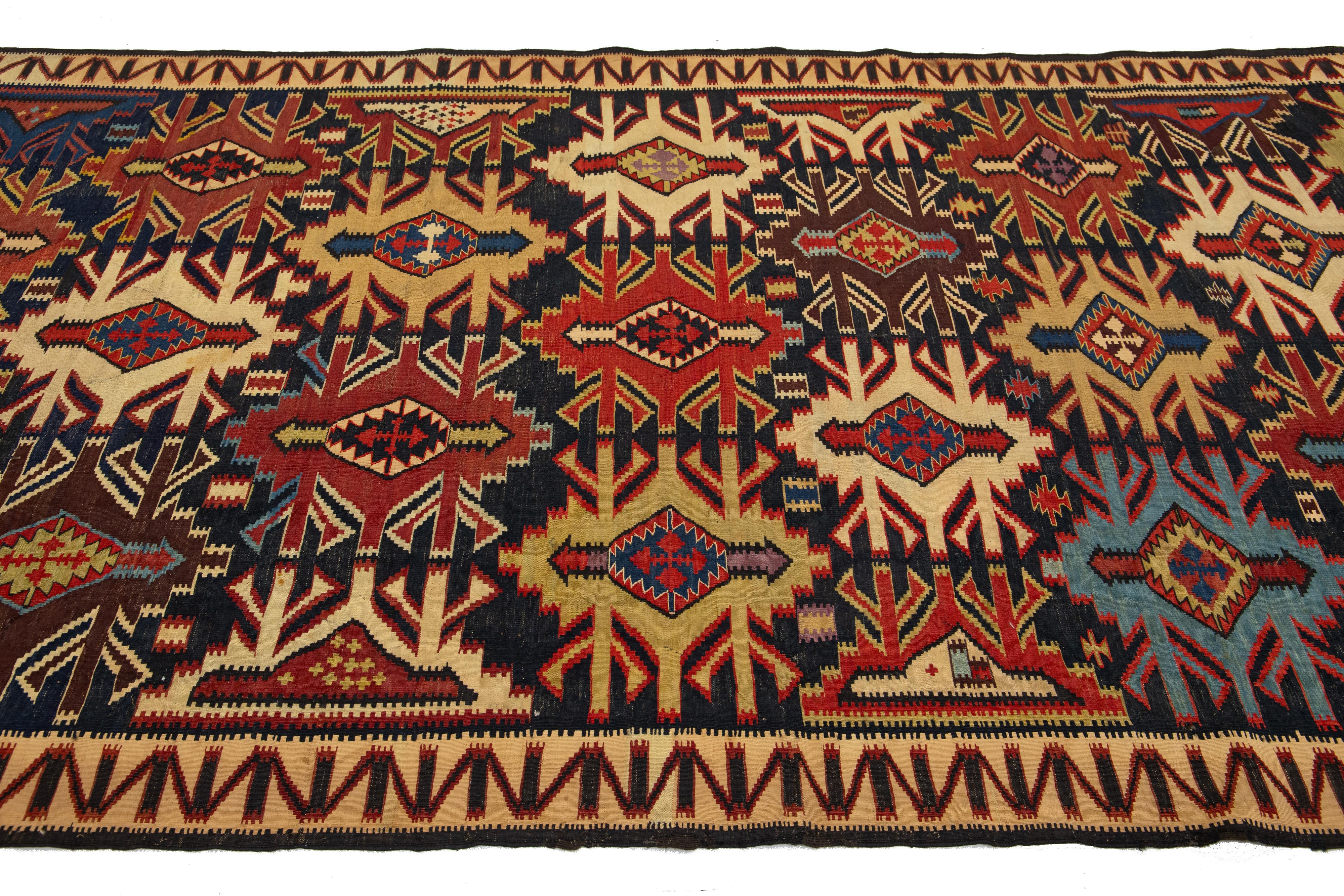 Türkischer Vintage-Kelim-Wollteppich in Blau mit geometrischem Allover-Design im Angebot 1