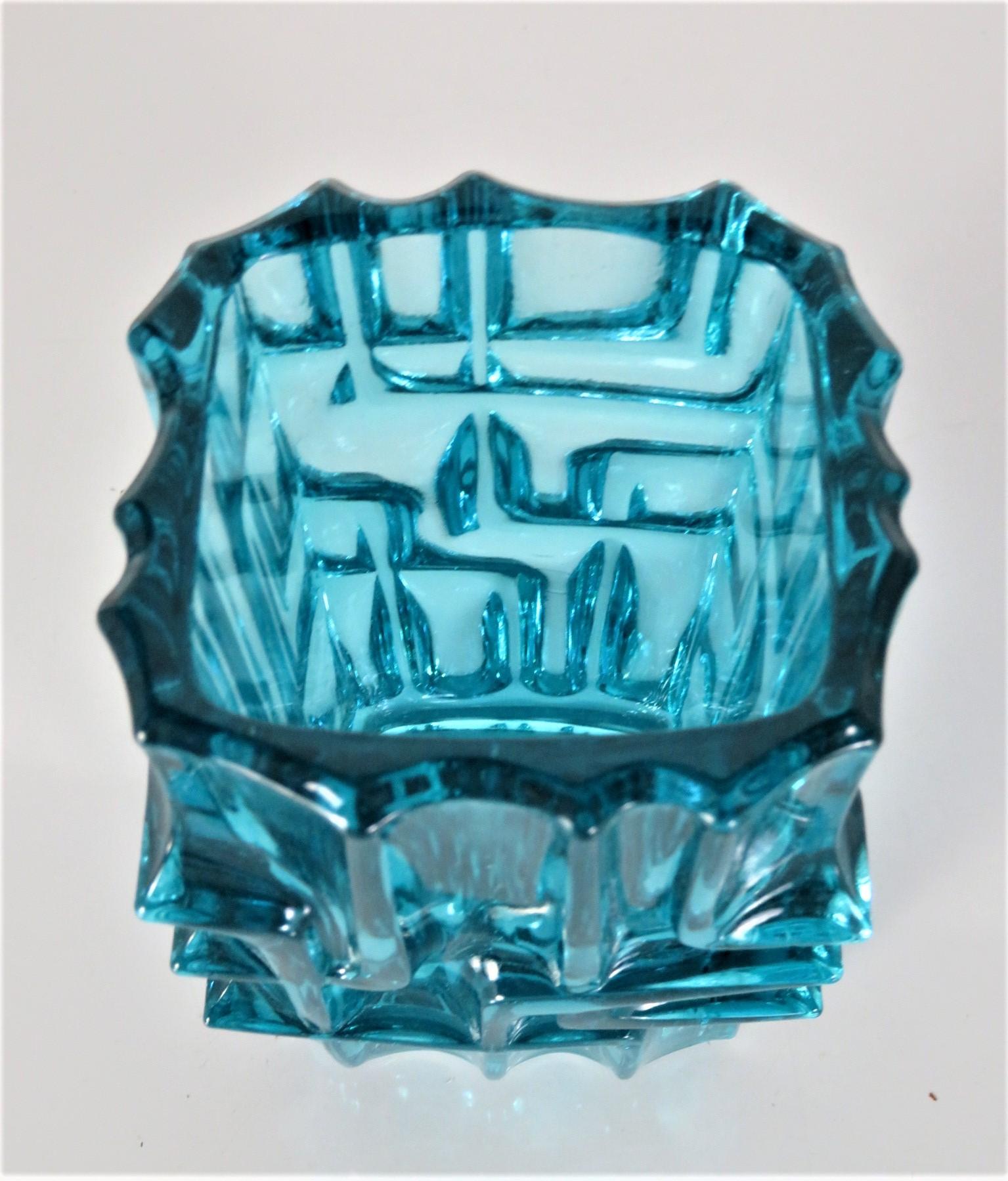 Blaue Vladislav-Stadtglasvase Sklo Union Rosice Glashütte Tschechoslowakei 1968 (Gepresst)