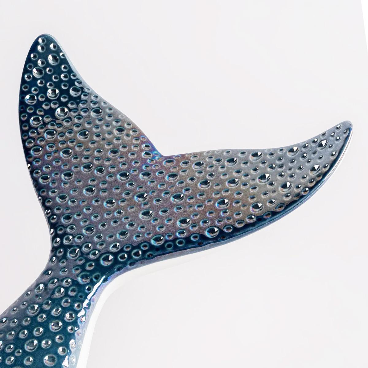 Sculpture de baleine bleue en vente 3