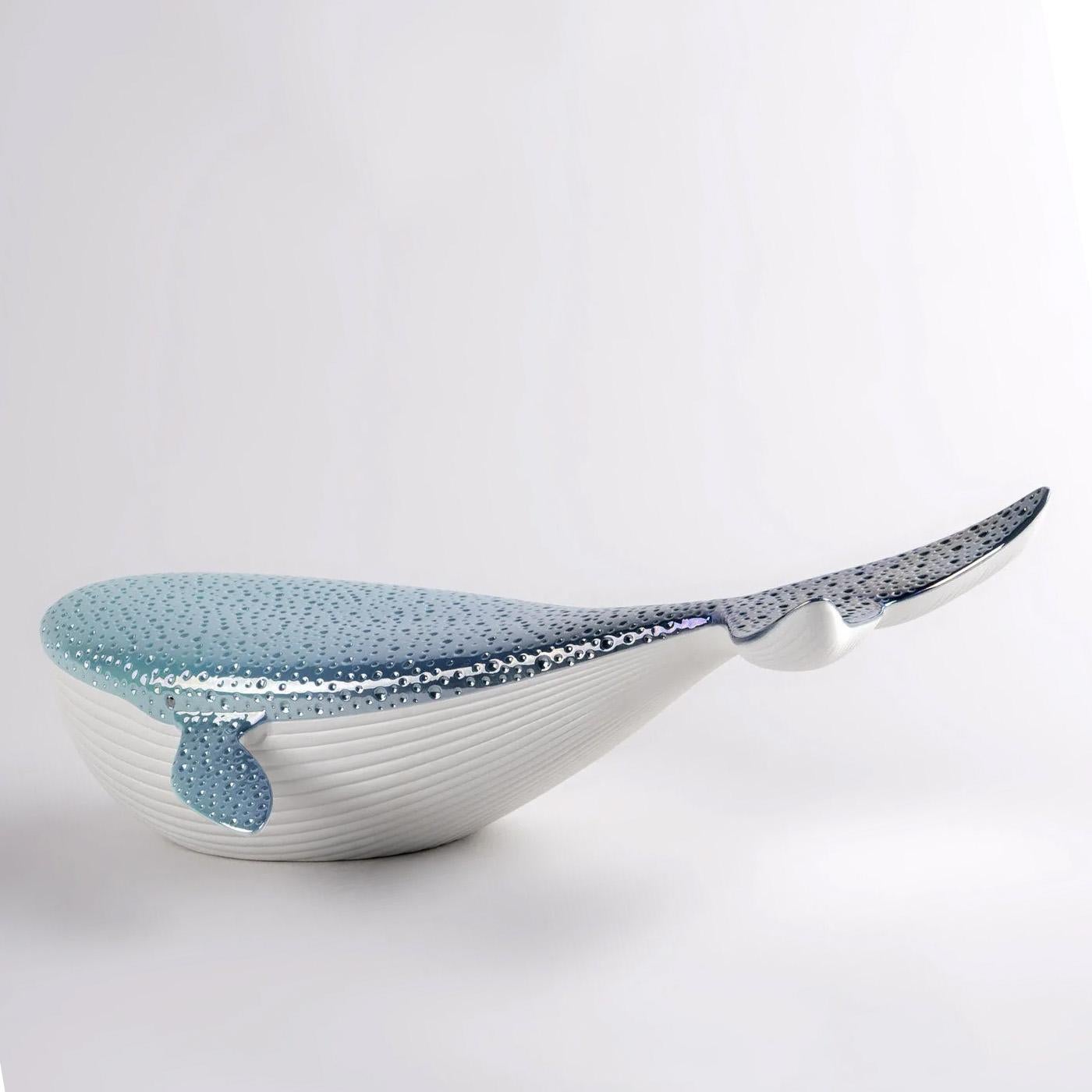 Portugais Sculpture de baleine bleue en vente