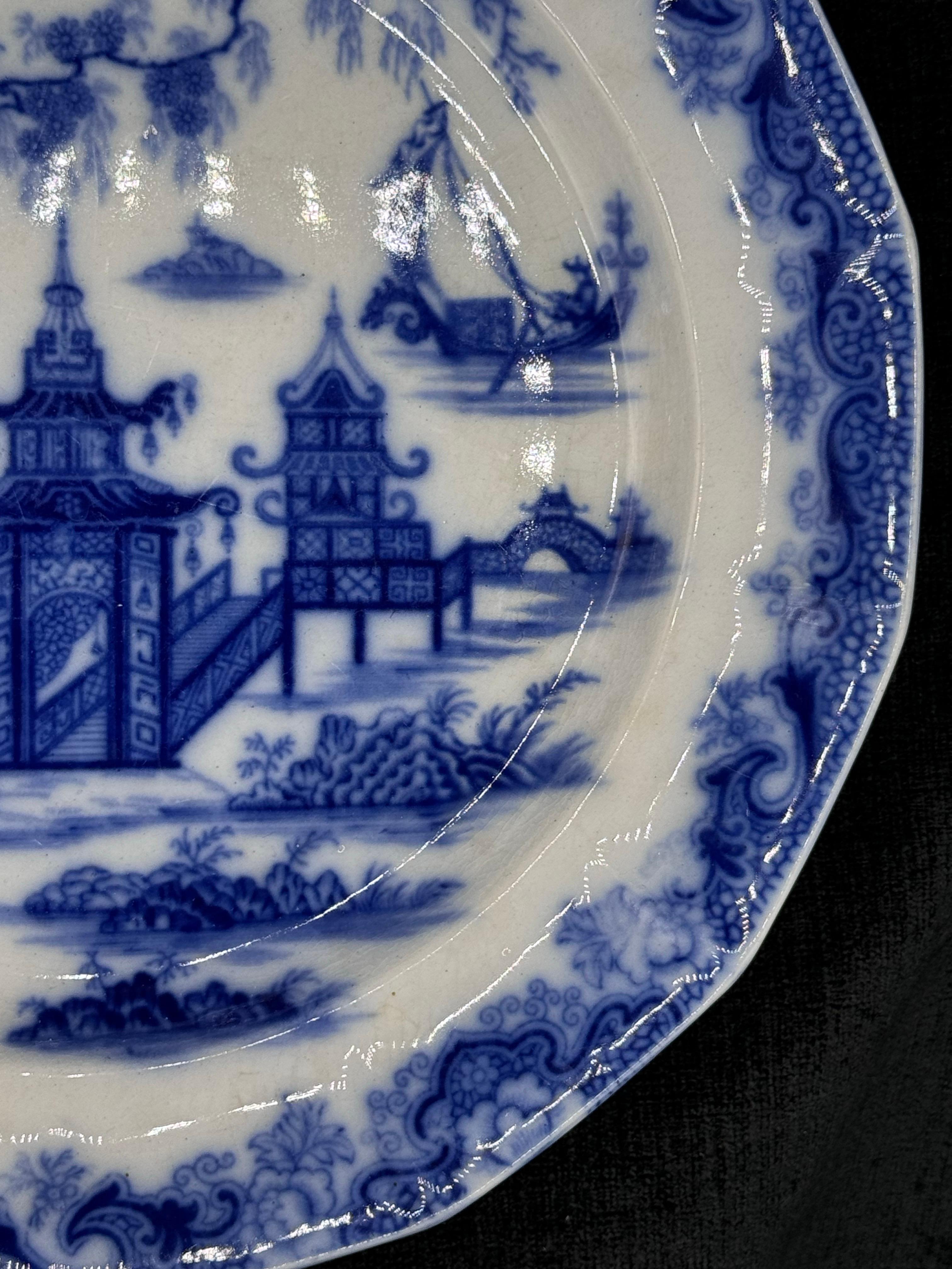 Cuit Assiette plate 10.5 bleu et blanc motif Whampoa en vente