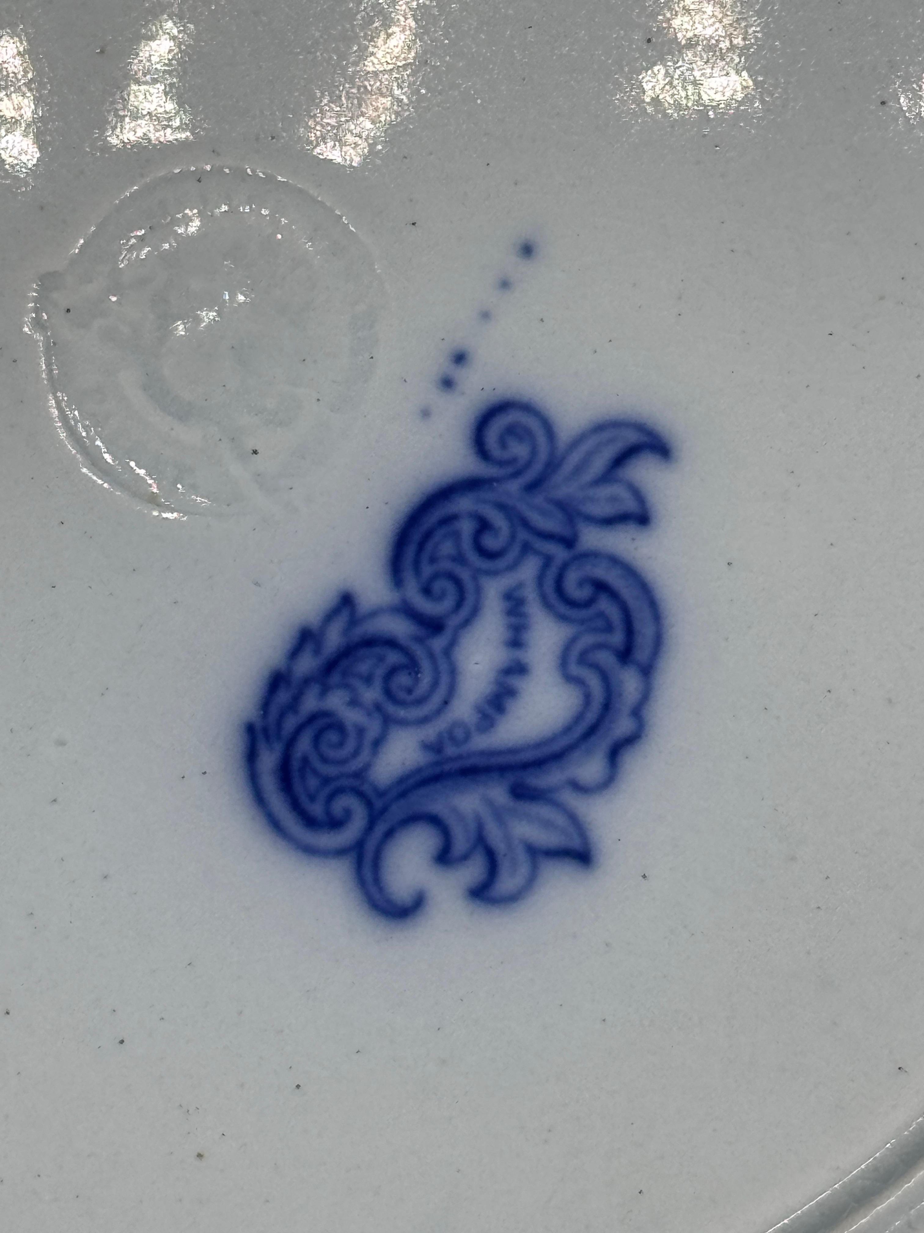 Céramique Assiette plate 10.5 bleu et blanc motif Whampoa en vente