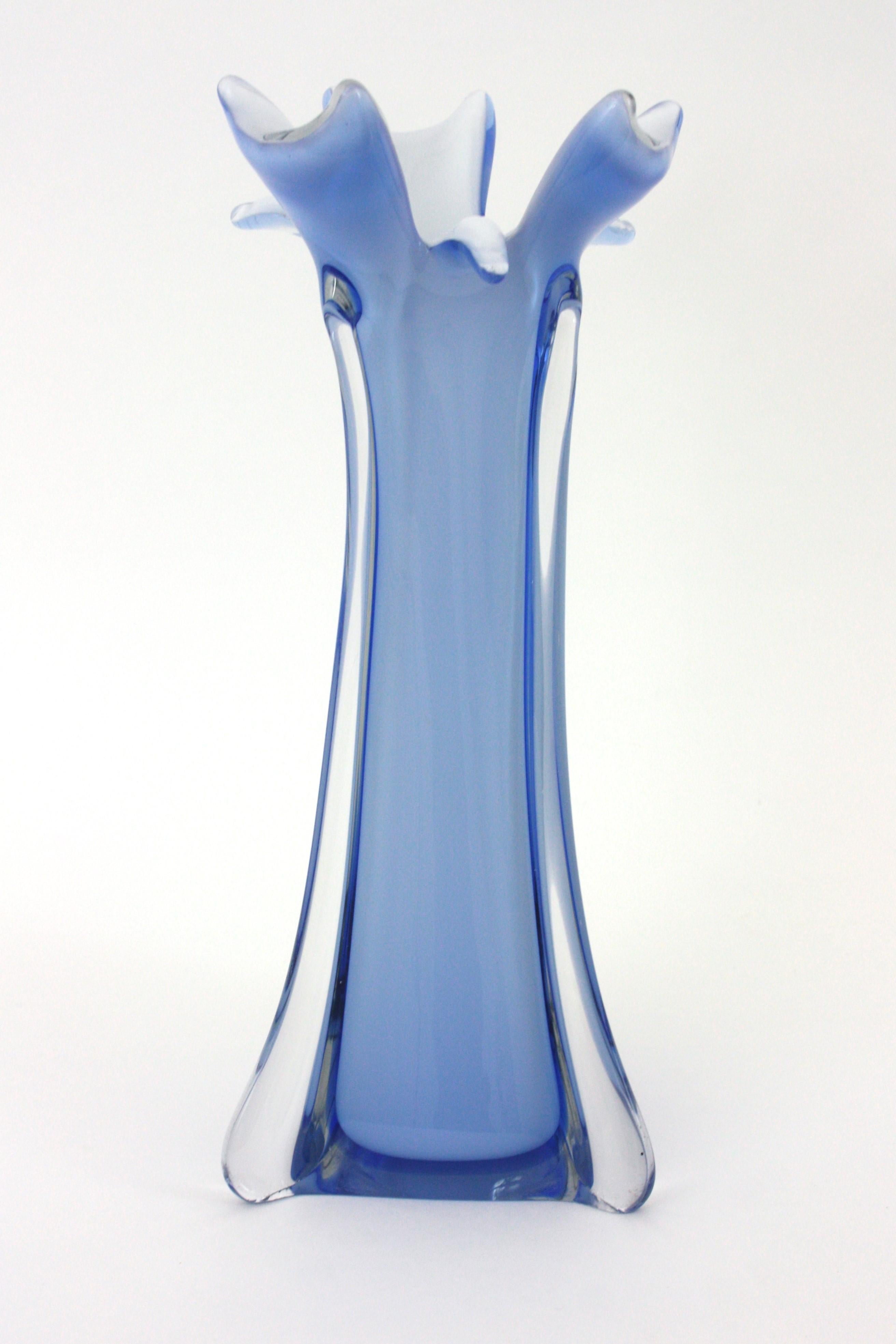 Blue White and Clear Murano Glass Sommerso Vase, Italy 1950 For Sale 3