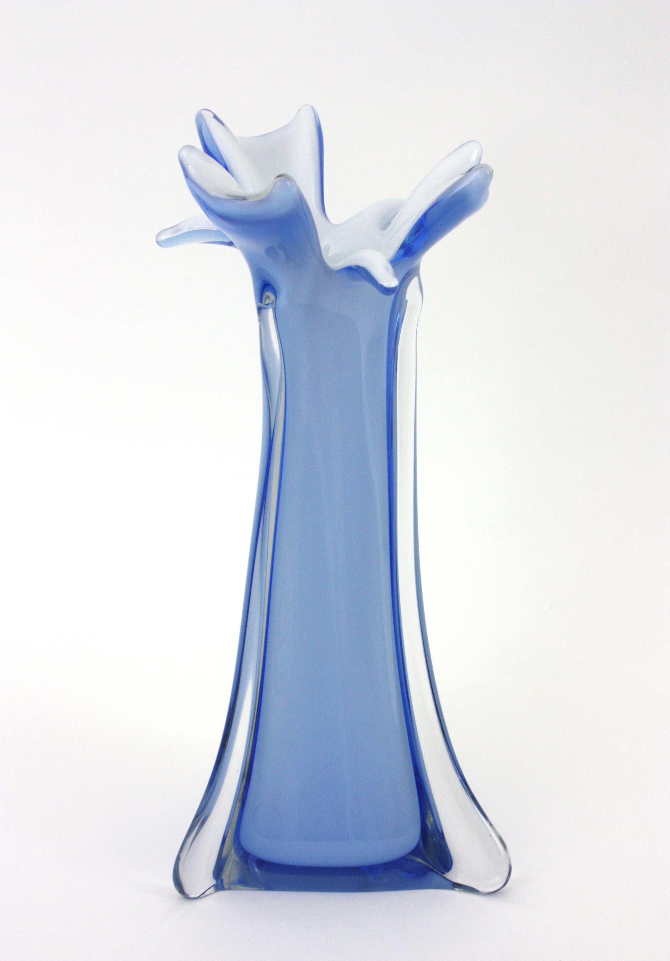 Blue White and Clear Murano Glass Sommerso Vase, Italy 1950 For Sale 5