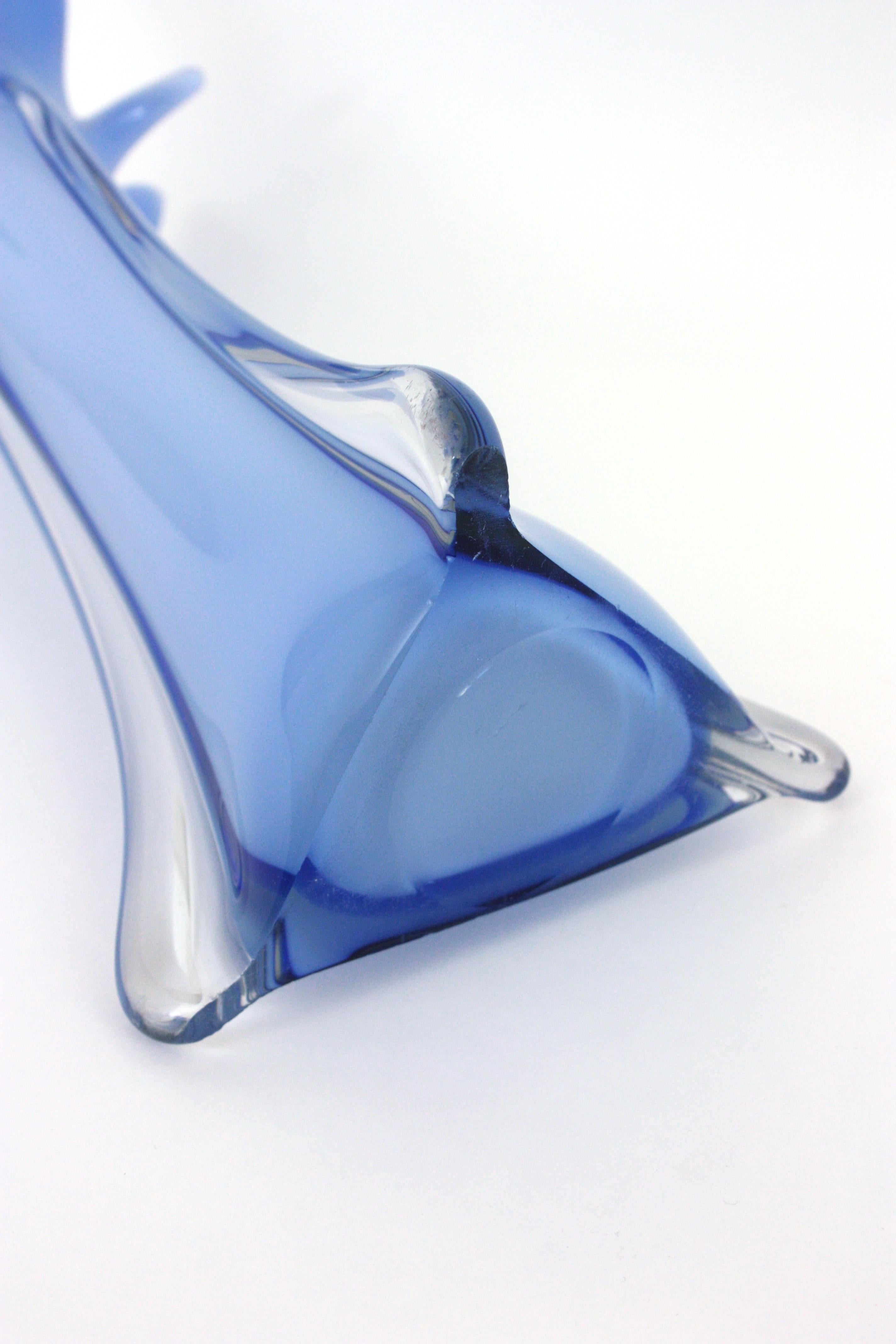 Blue White and Clear Murano Glass Sommerso Vase, Italy 1950 For Sale 10