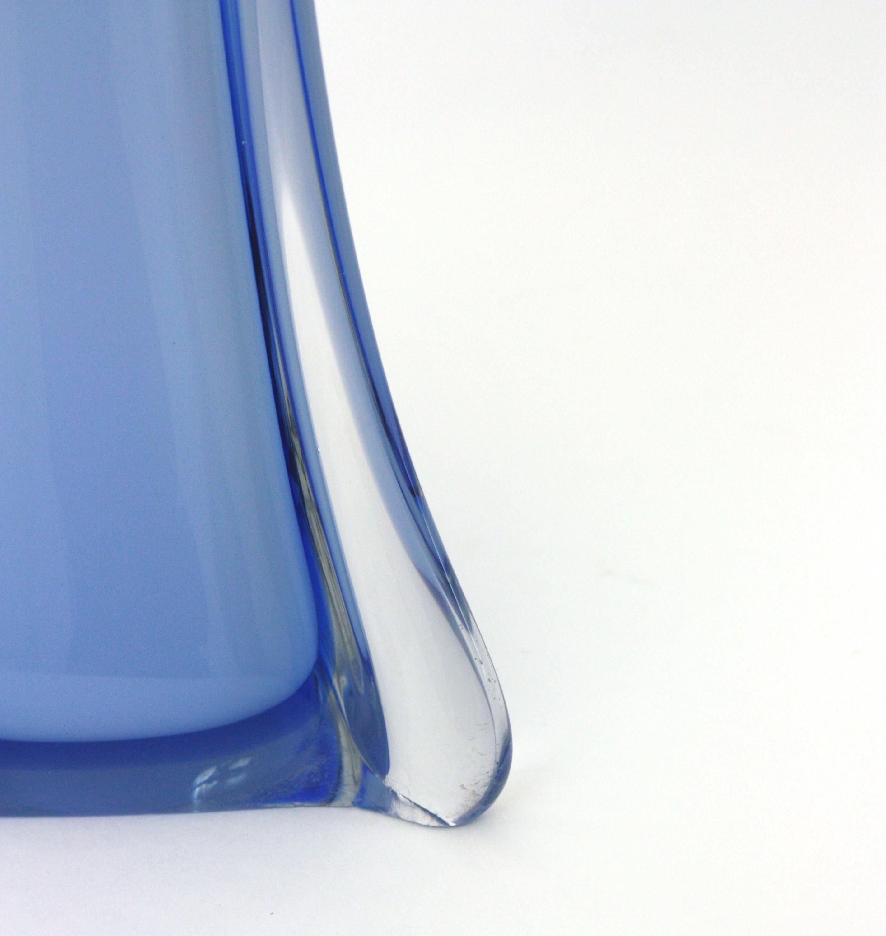 Blue White and Clear Murano Glass Sommerso Vase, Italy 1950 For Sale 11