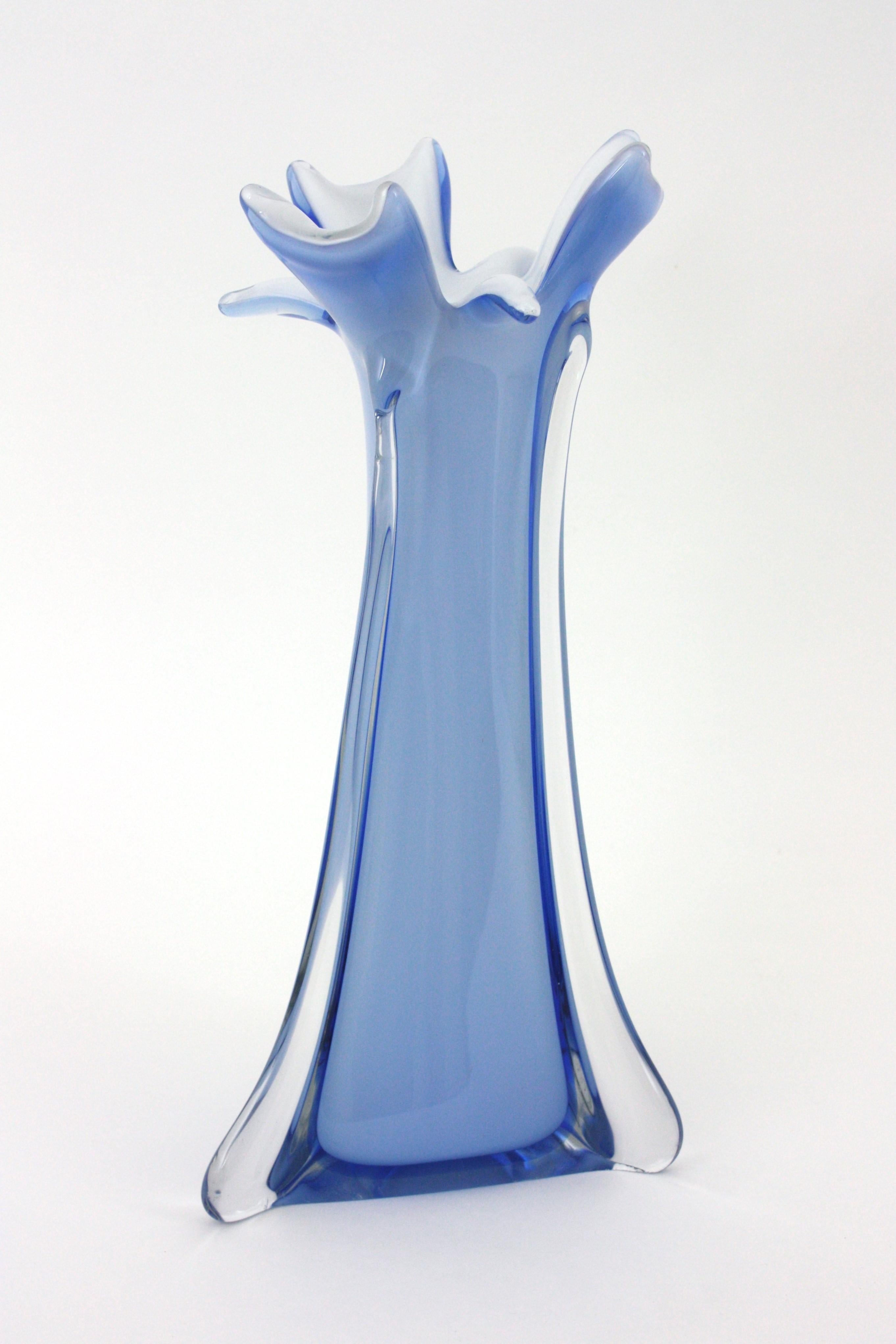 Mid-Century Modern Blue White and Clear Murano Glass Sommerso Vase, Italy 1950 For Sale