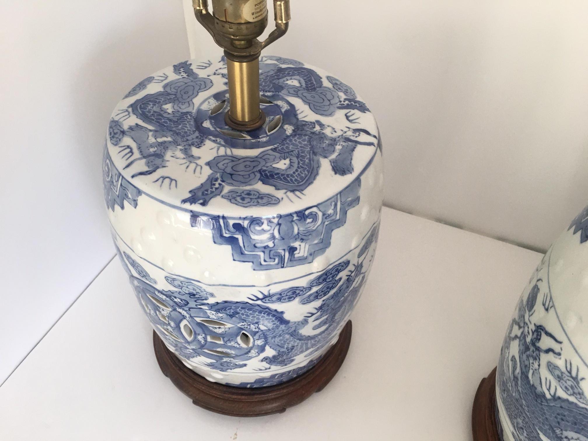 Blue & White Asian Lamps Set of 2 In Good Condition In Pomona, CA