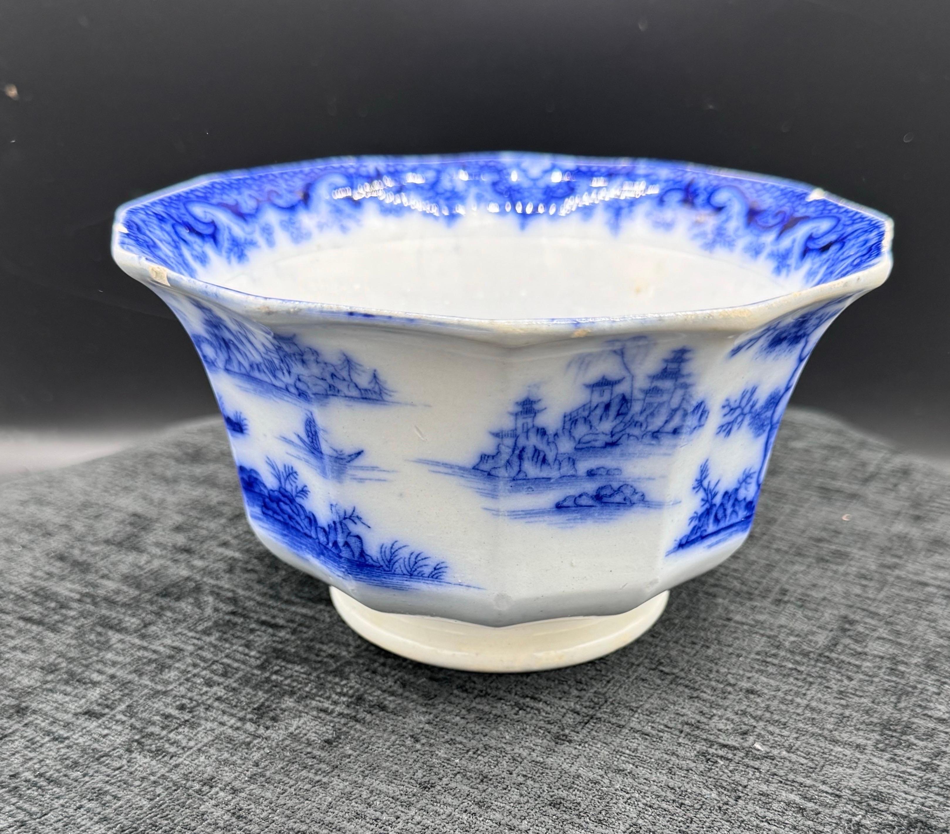 Blue & White Bowel “Whampoa Pattern “ In Good Condition For Sale In Huntington, NY