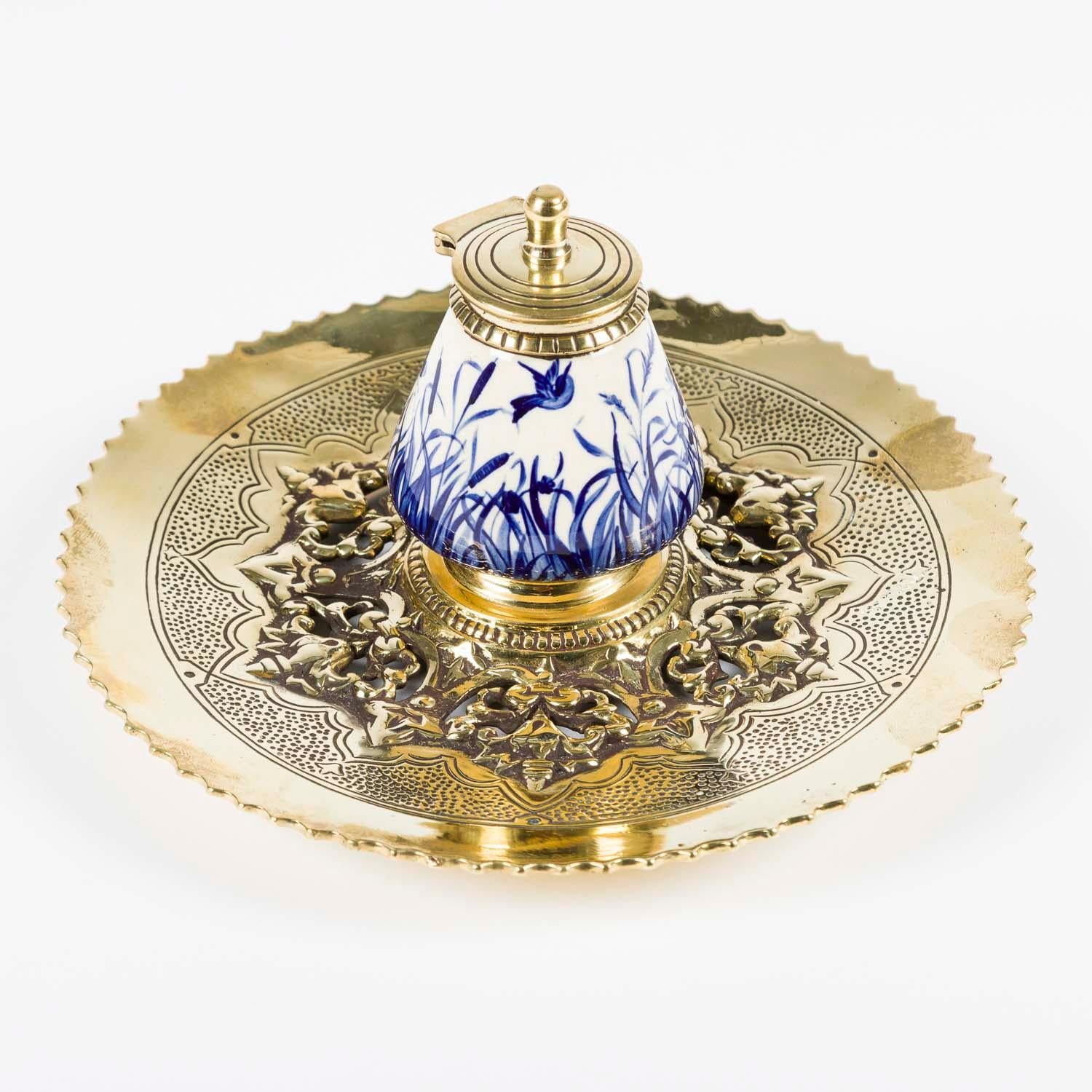 19th Century Blue & white ceramic inkwell with circular brass stand For Sale