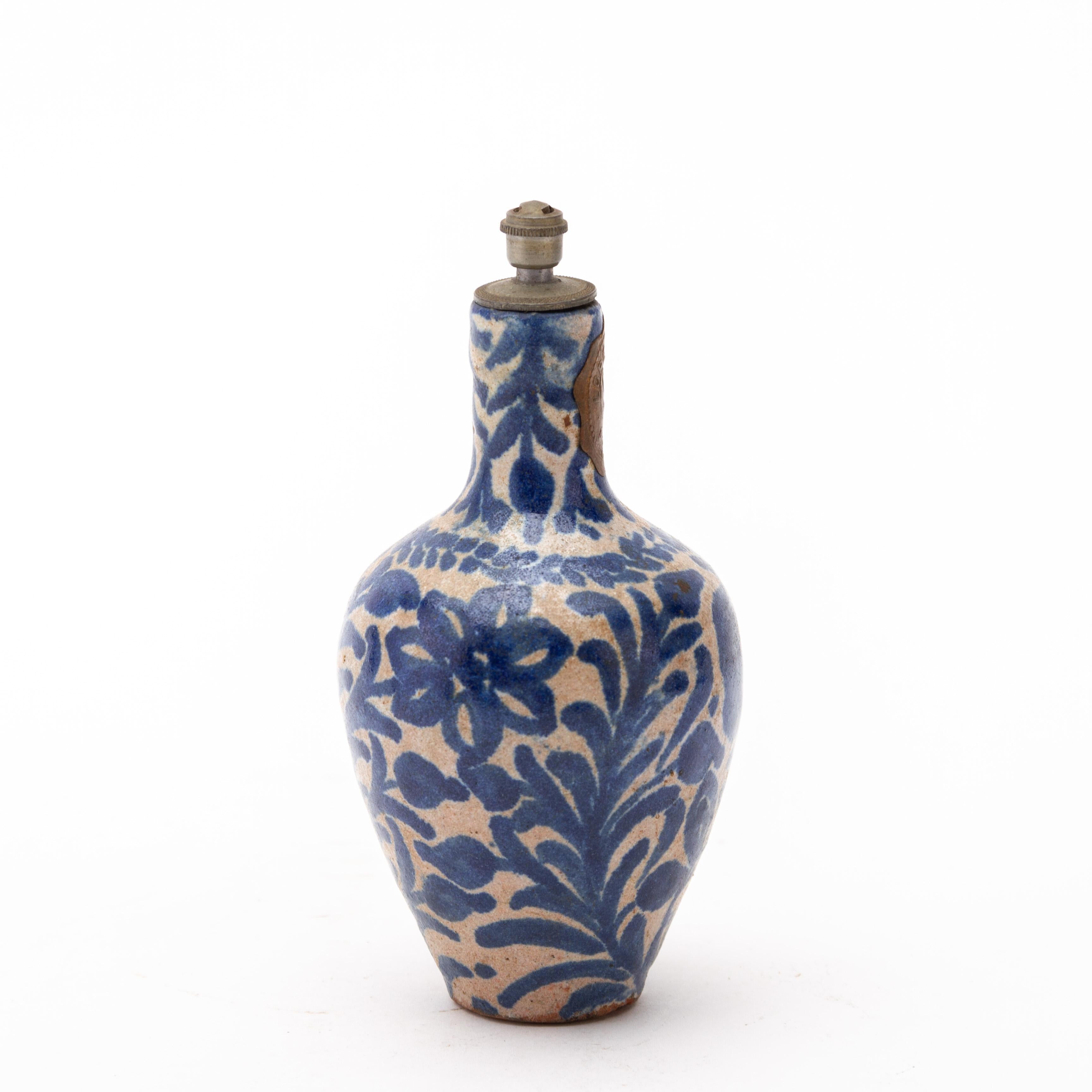 Blue & White Ceramic Vase
Good condition
Free international shipping.