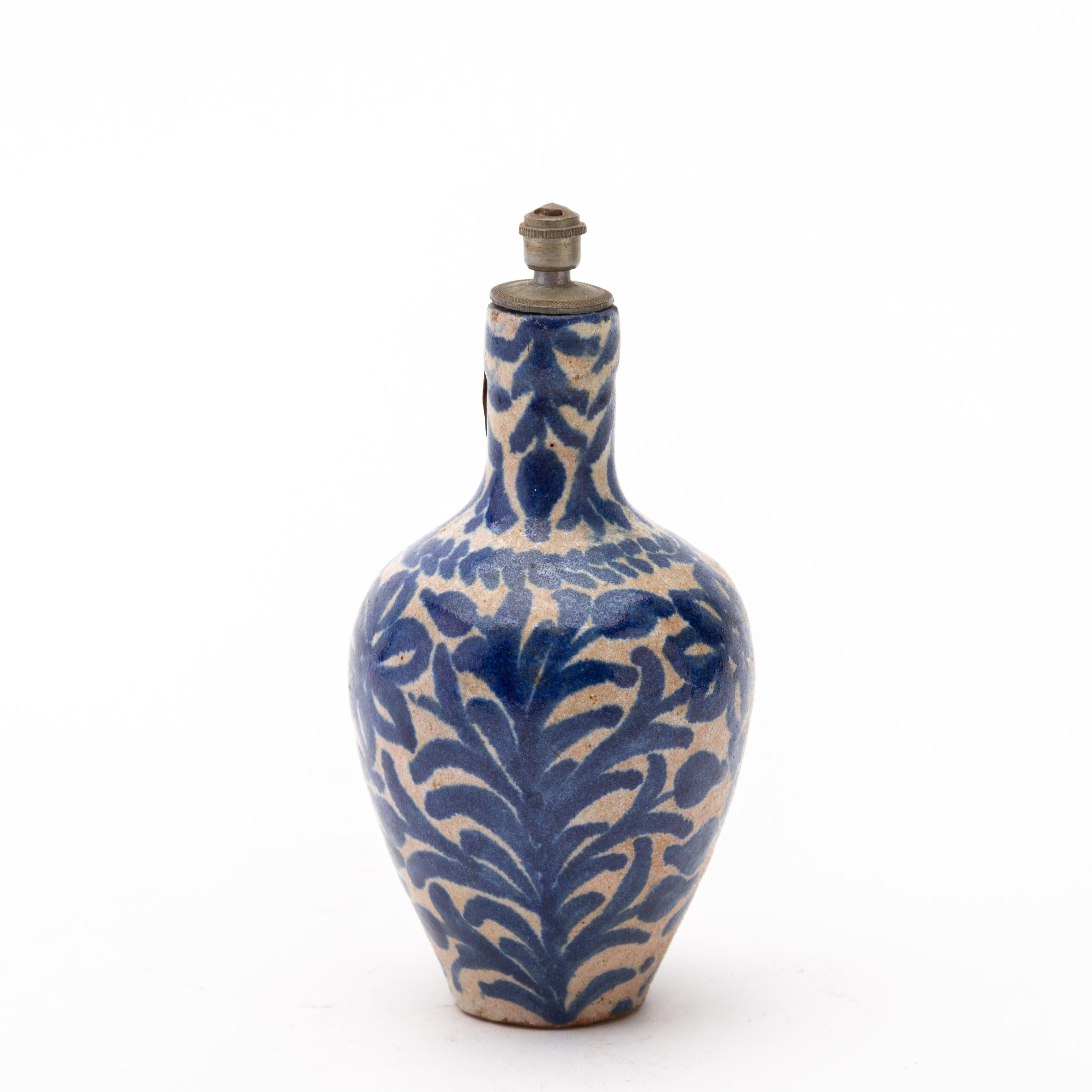 Blue & White Ceramic Vase In Good Condition In Nottingham, GB