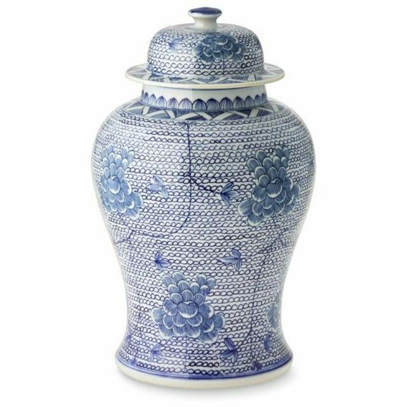 Peint à la main Pot de temple à chaîne bleu et blanc, petit en vente