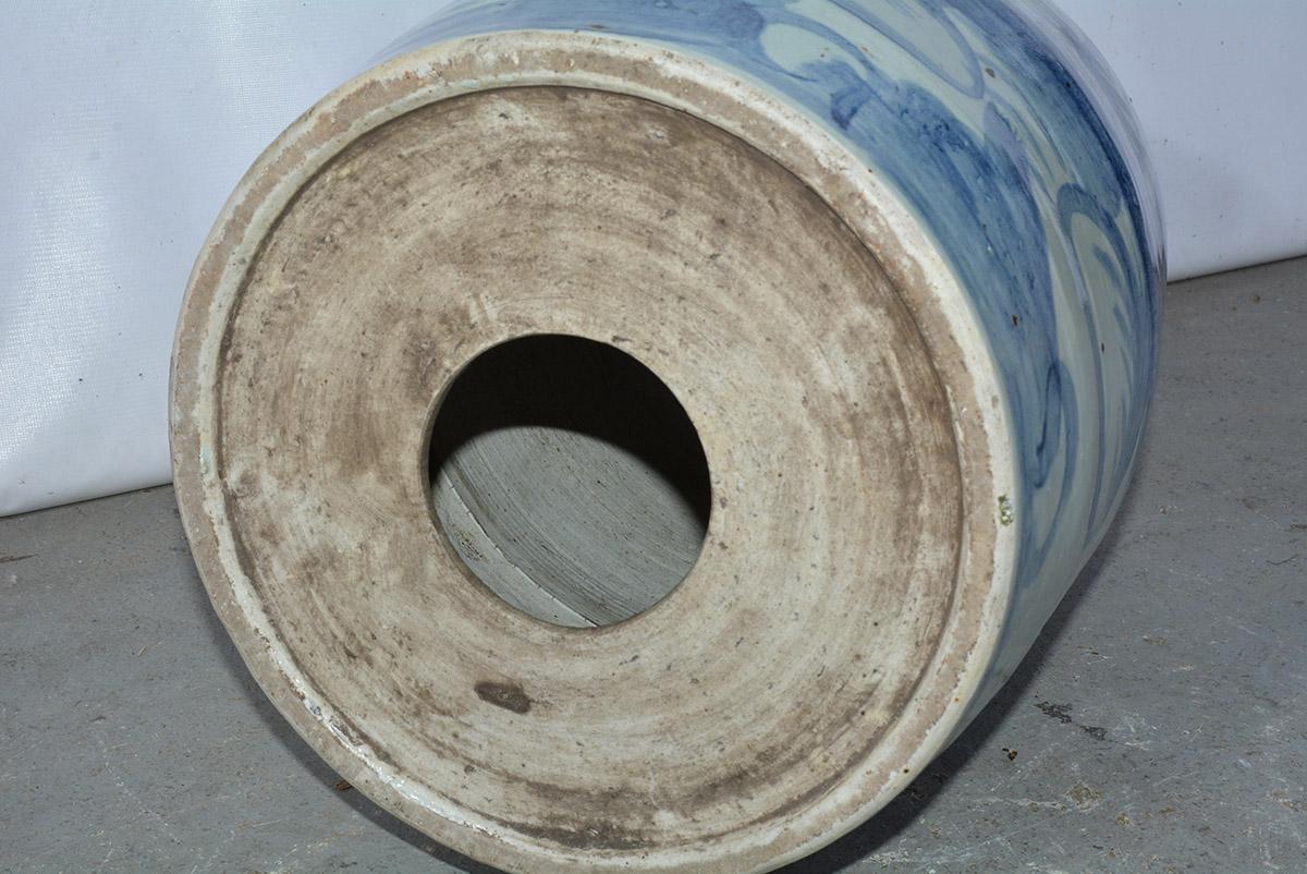 Blue White Chinese Garden Seat or Table In New Condition In Sheffield, MA