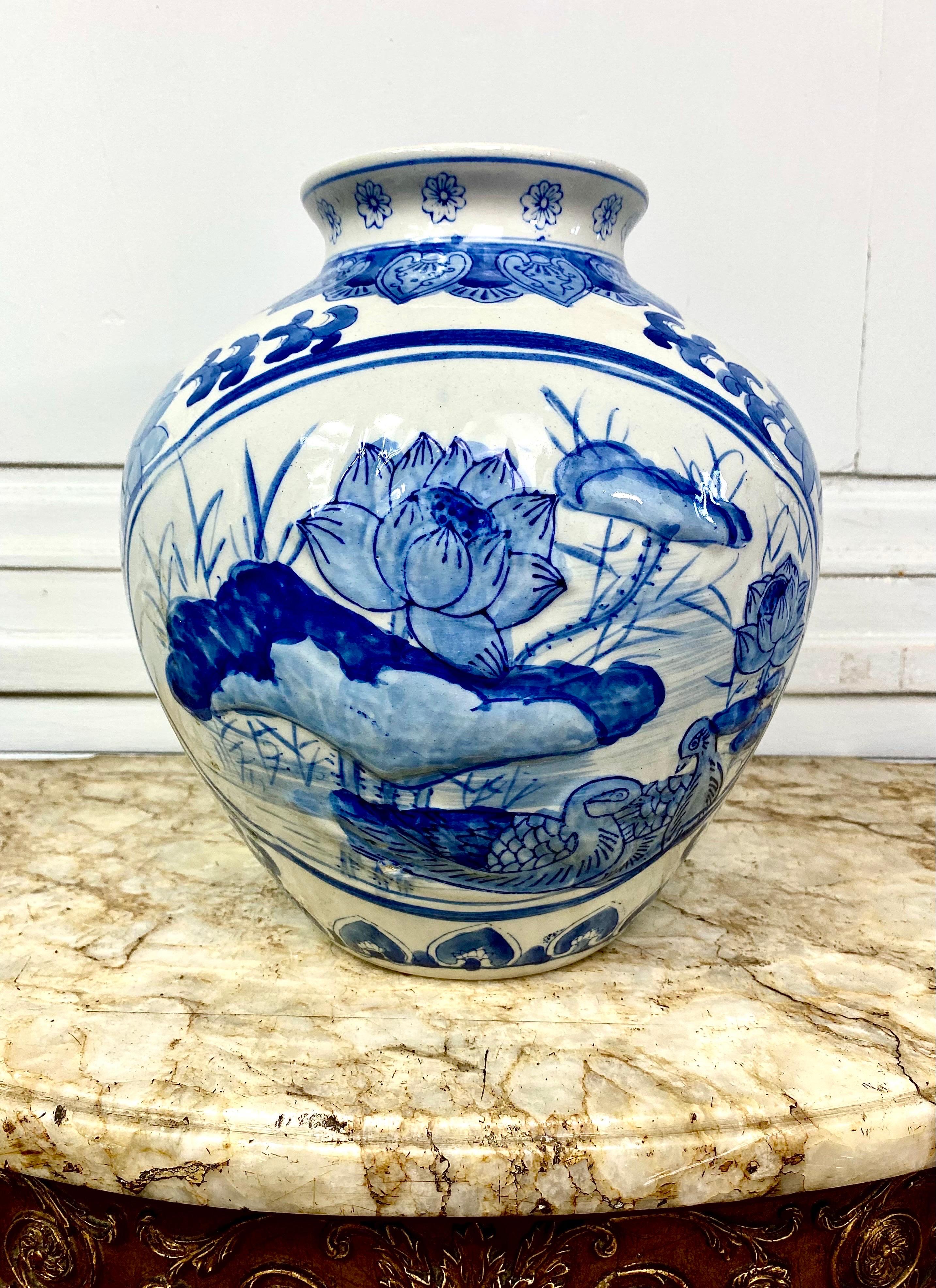 Blue White Chinese Porcelain Vase Decorated With Lotus Flowers In Excellent Condition For Sale In Beuzevillette, FR