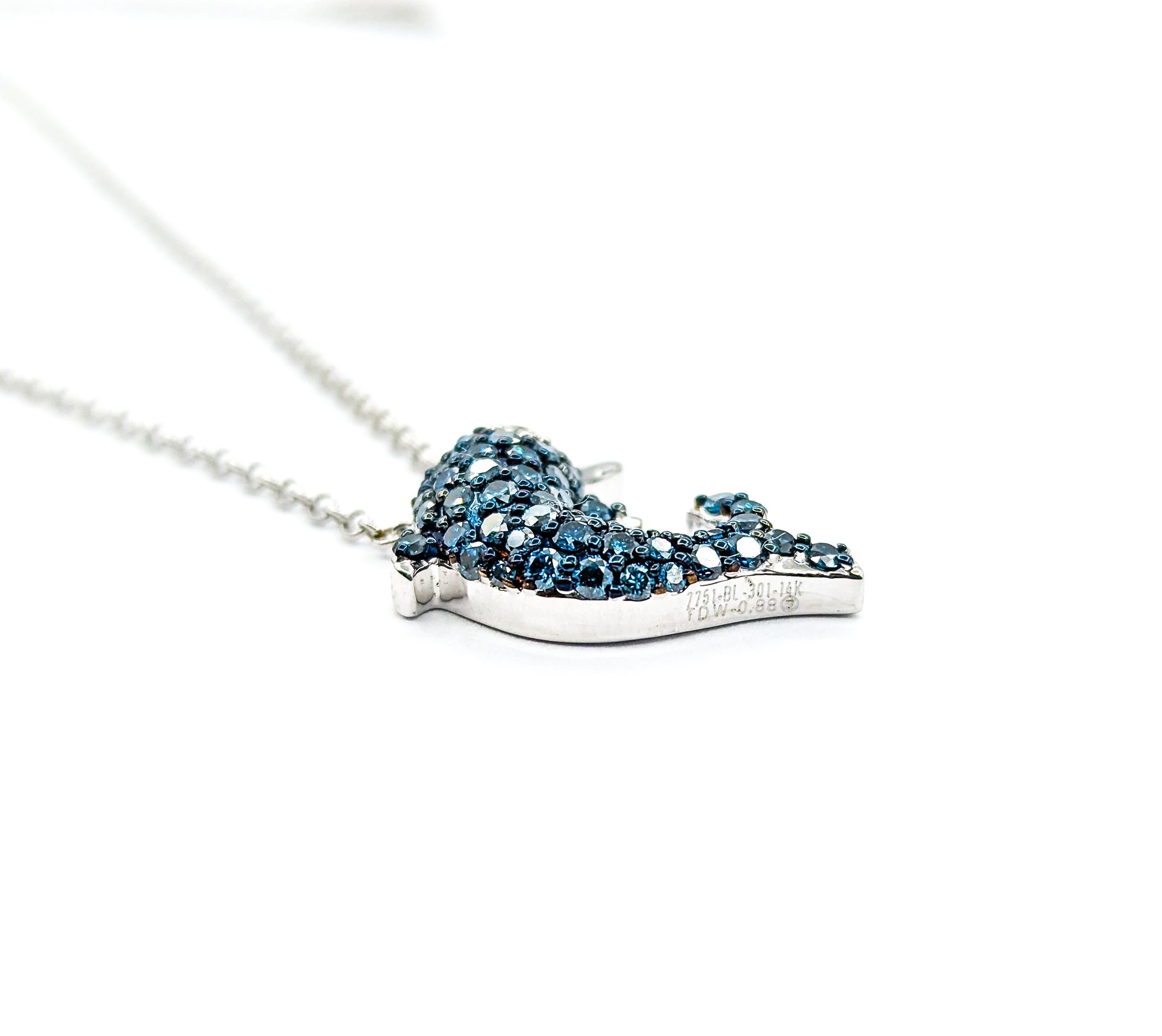 Ciondolo con delfino in oro bianco e diamanti blu e collana in oro bianco In condizioni Nuovo in vendita a Bloomington, MN