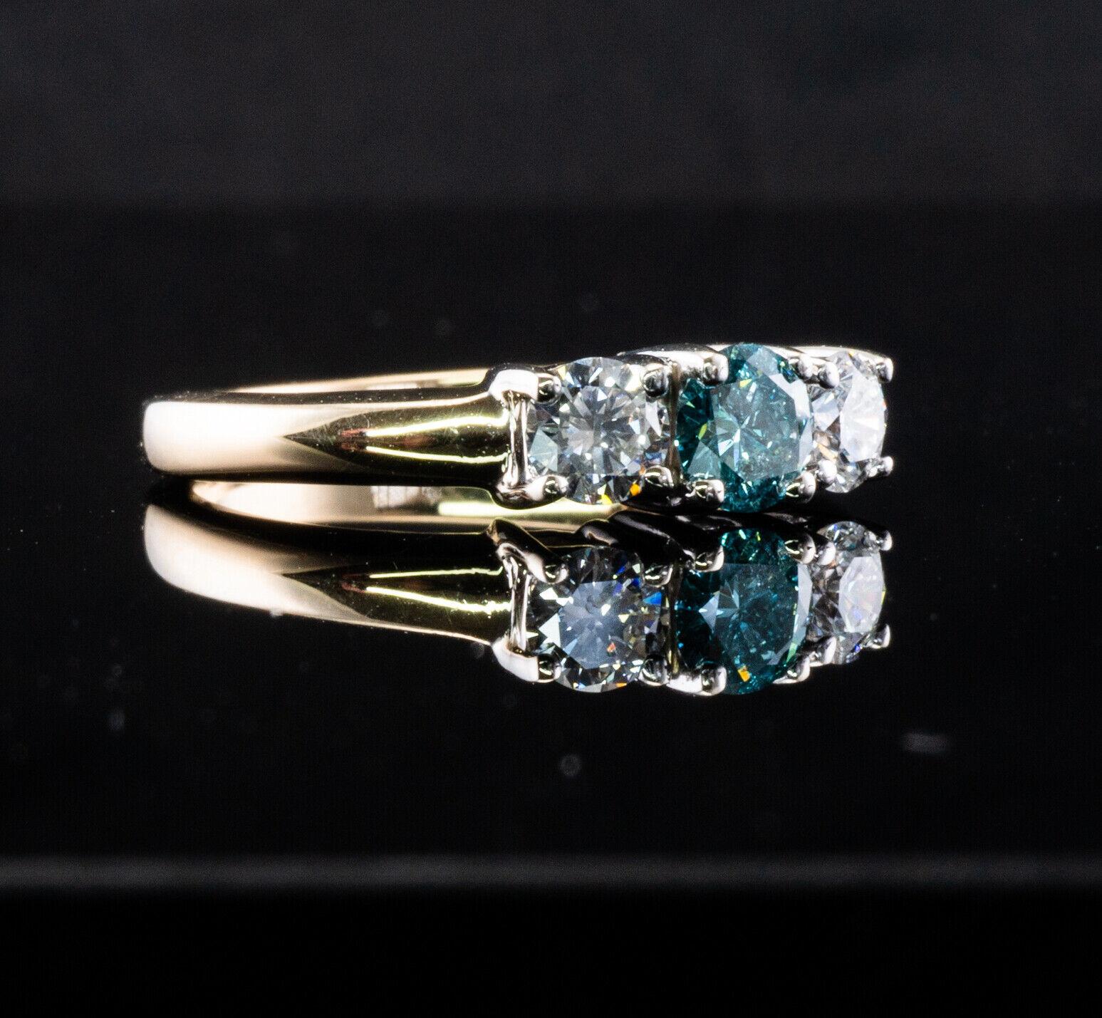Taille ronde Bague de fiançailles en or 14K avec diamant bleu et blanc en vente