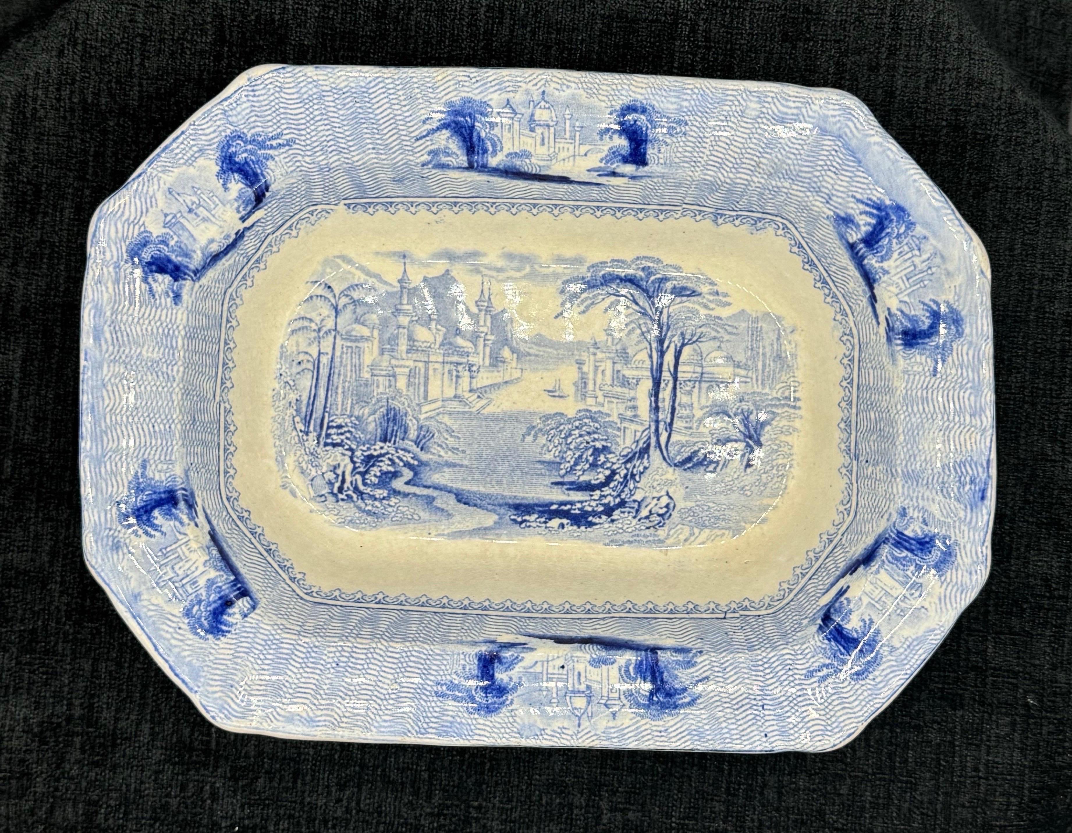 Plat bleu et blanc Siam  Vaisselle à transfert en pierre de fer Bon état - En vente à Huntington, NY