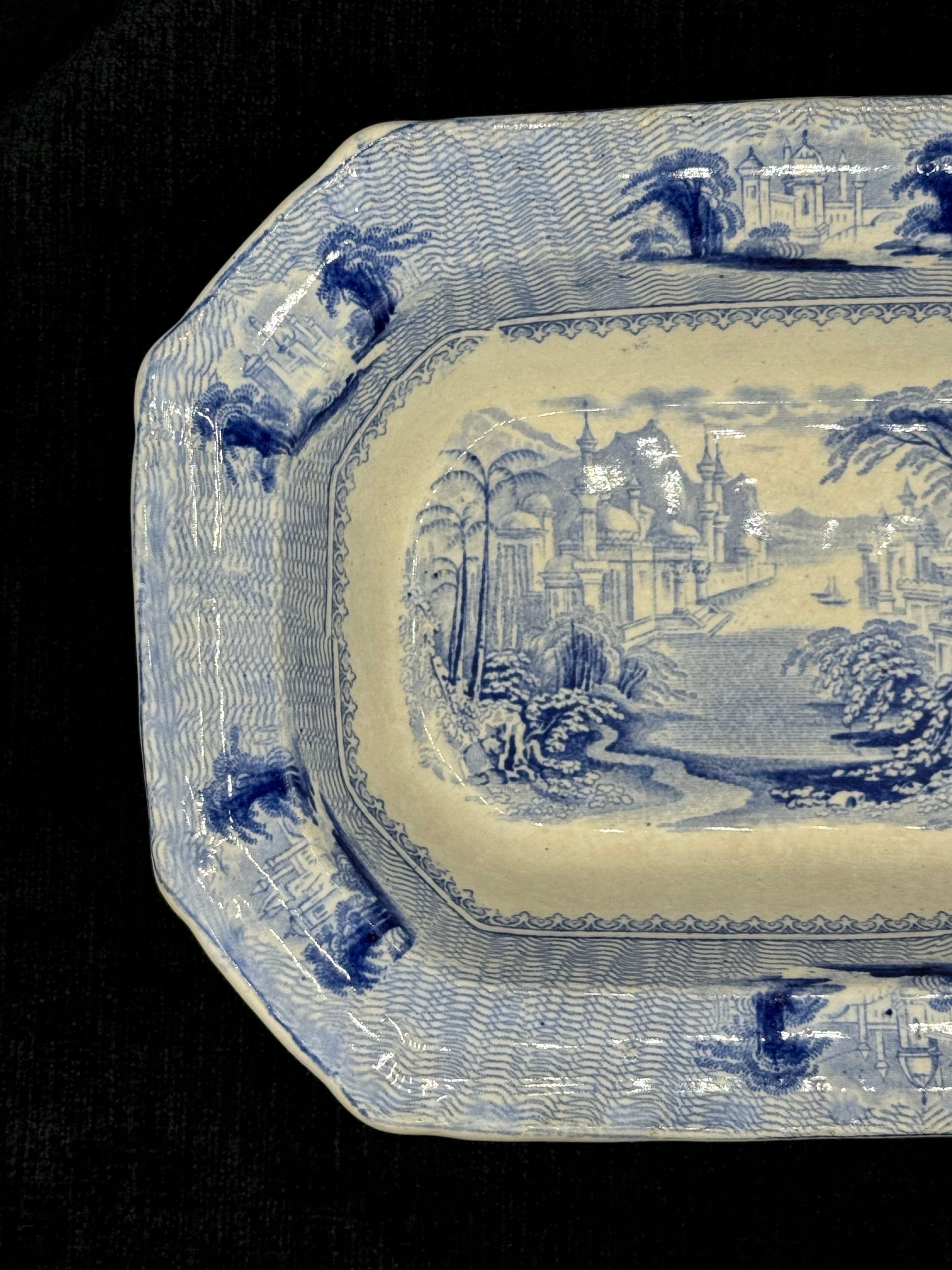 XIXe siècle Plat bleu et blanc Siam  Vaisselle à transfert en pierre de fer en vente