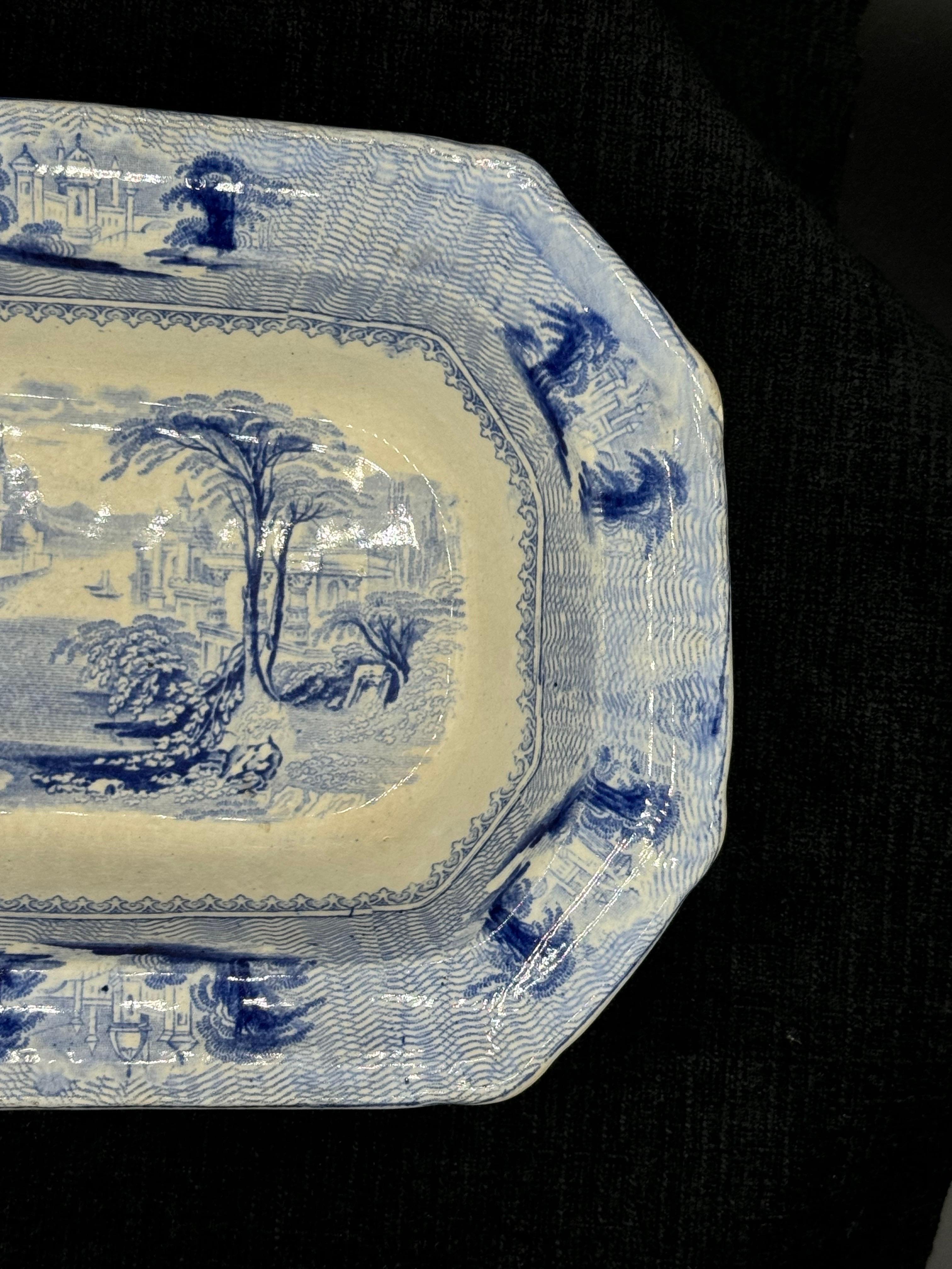 Céramique Plat bleu et blanc Siam  Vaisselle à transfert en pierre de fer en vente
