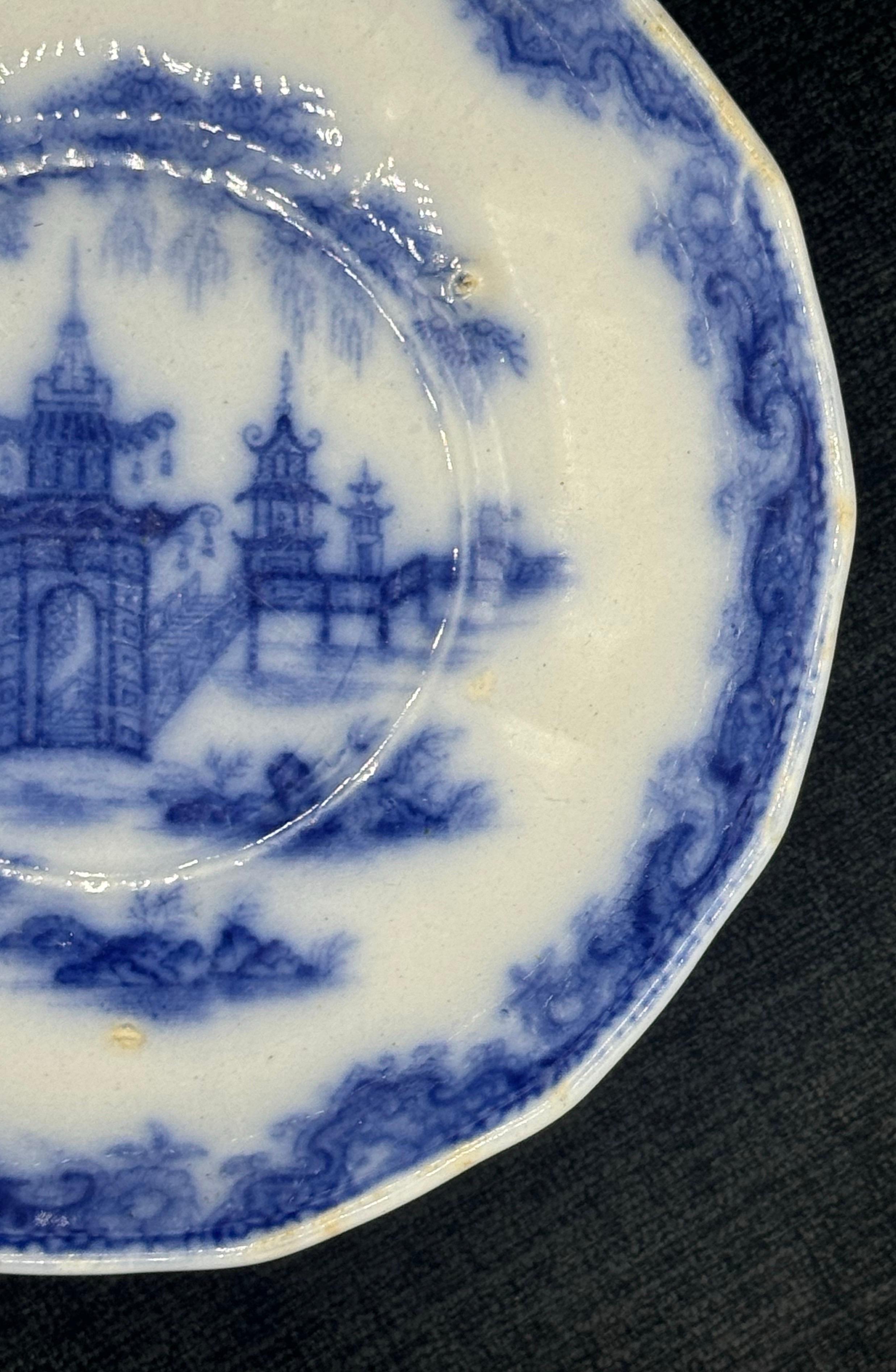Plato azul y blanco, Staffordshire Patrón inglés Whampoa Impreso por transferencia Al fuego en venta