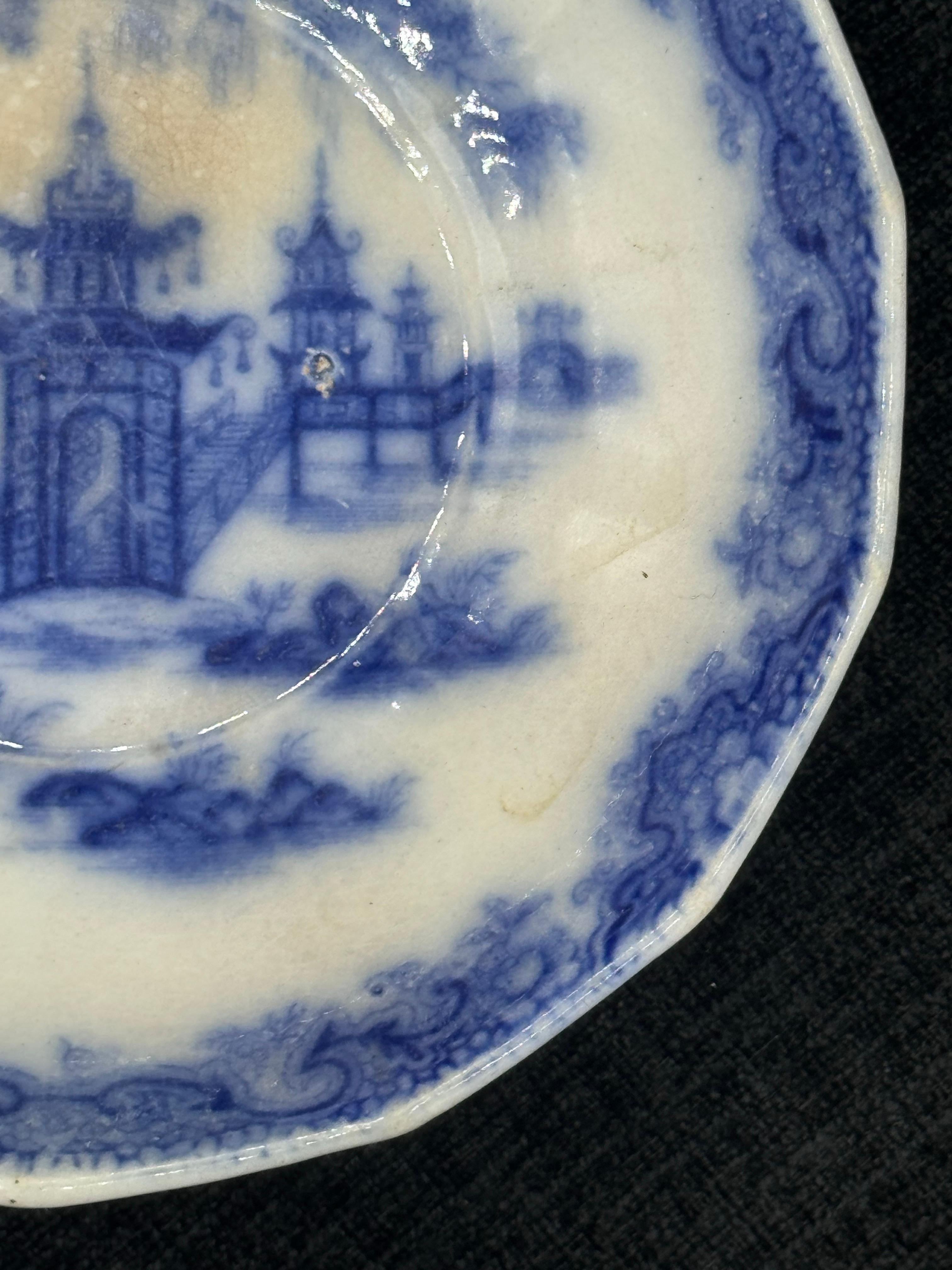 Cotto in fornace Piatto blu e bianco Staffordshire modello Whampoa Transferware in vendita
