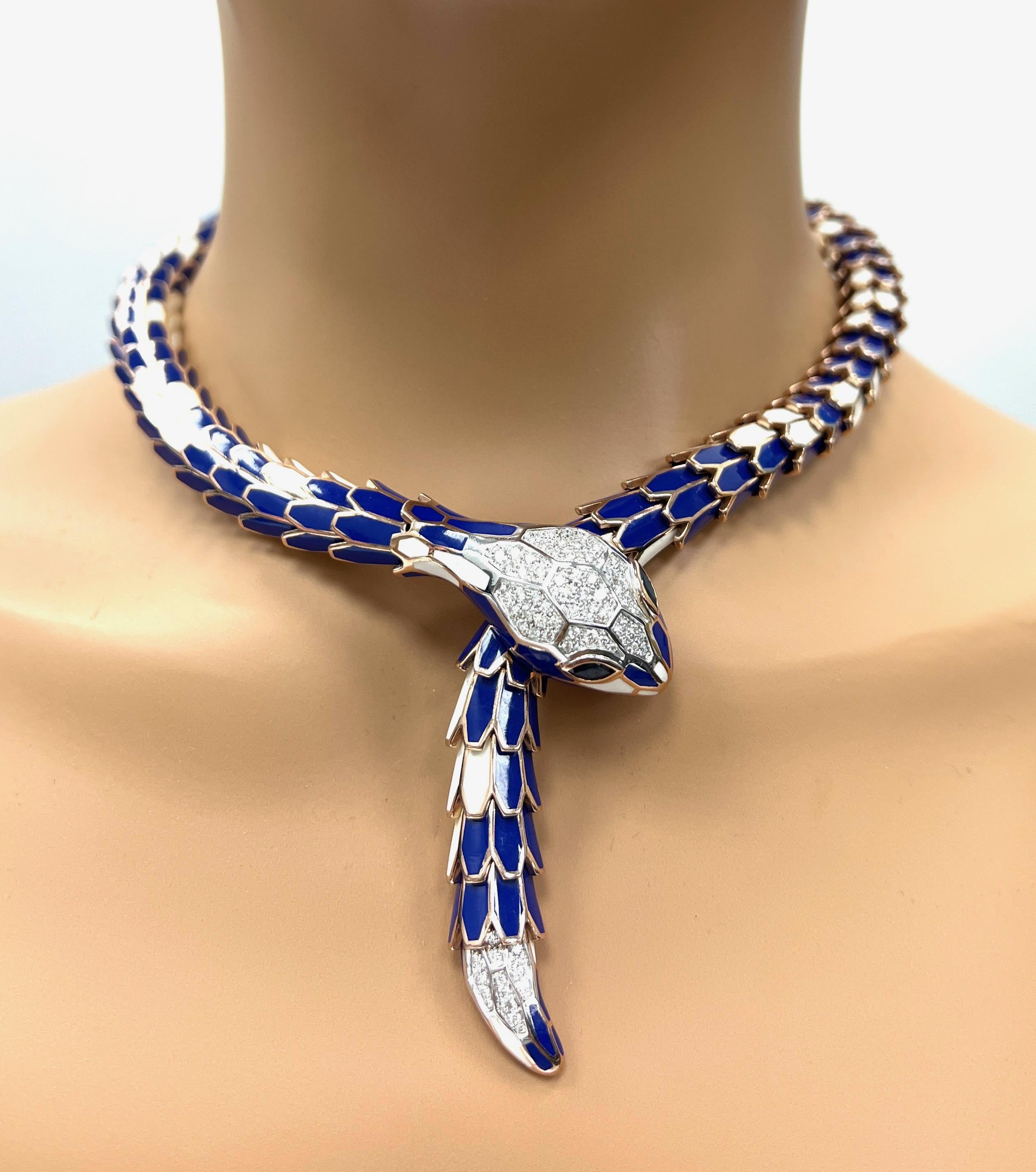 Collier serpent en émail bleu et blanc avec diamant et saphir en vente 2