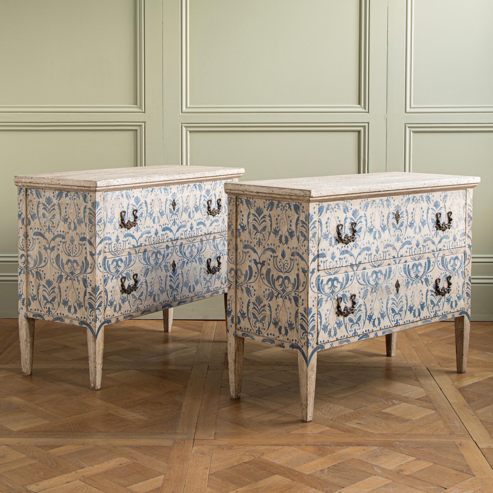 Blue & White Florentine Style Hand Painted Italian Chest Of Drawers/Commode For Sale 1