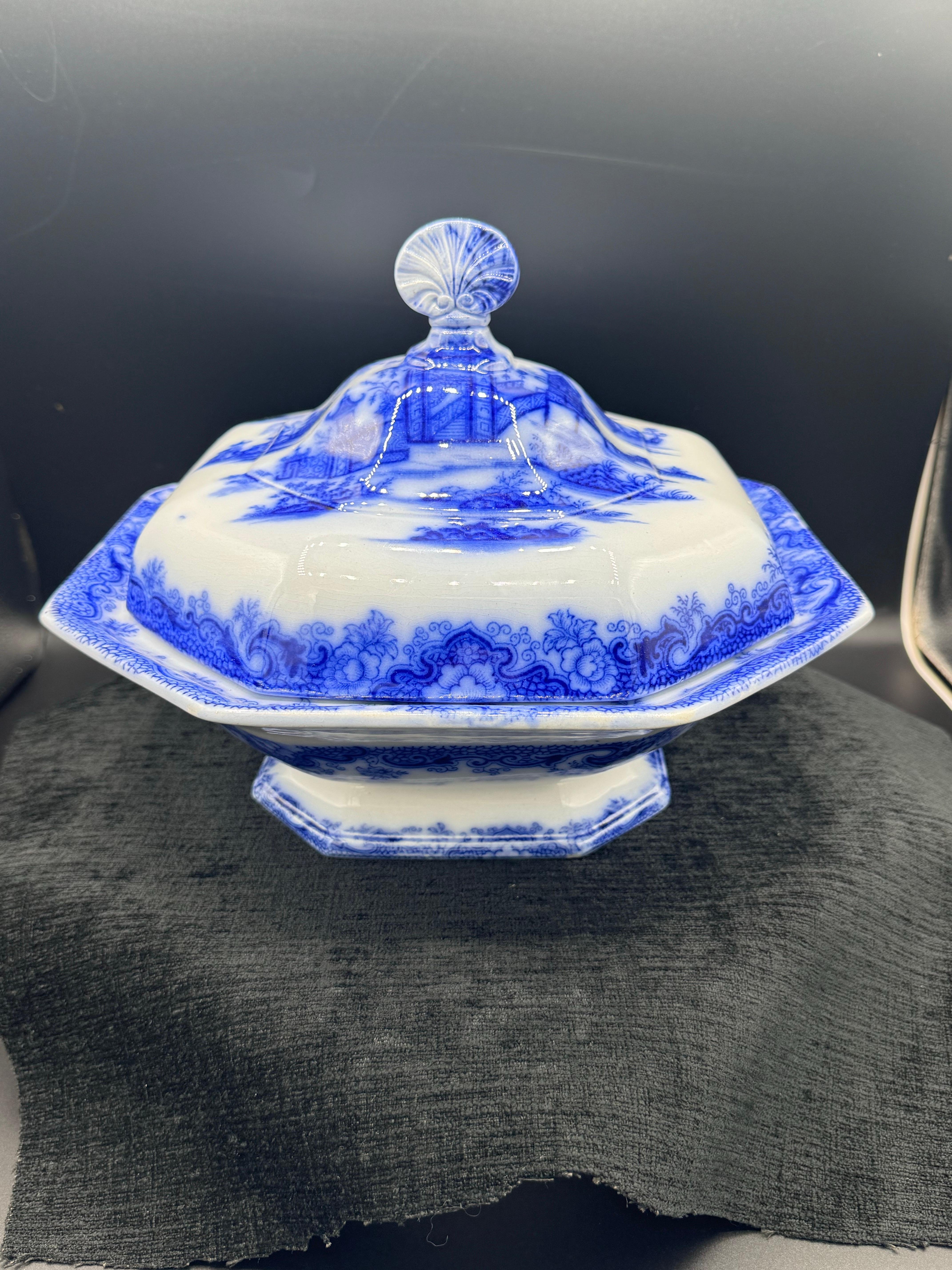 Bol sur pied bleu et blanc avec couvercle à motif « Hampoa Pattern » en vente 5