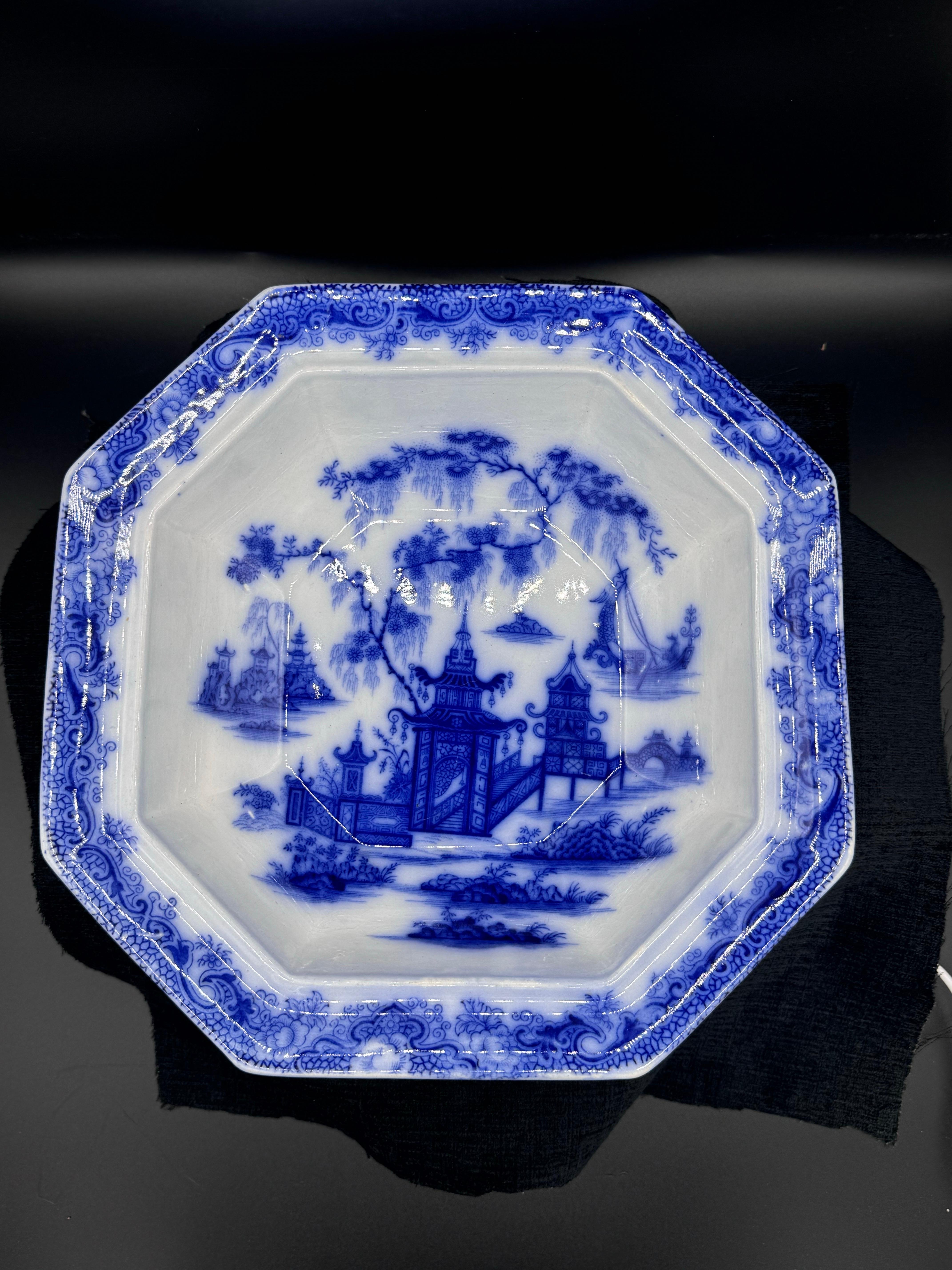 Cuit Bol sur pied bleu et blanc avec couvercle à motif « Hampoa Pattern » en vente