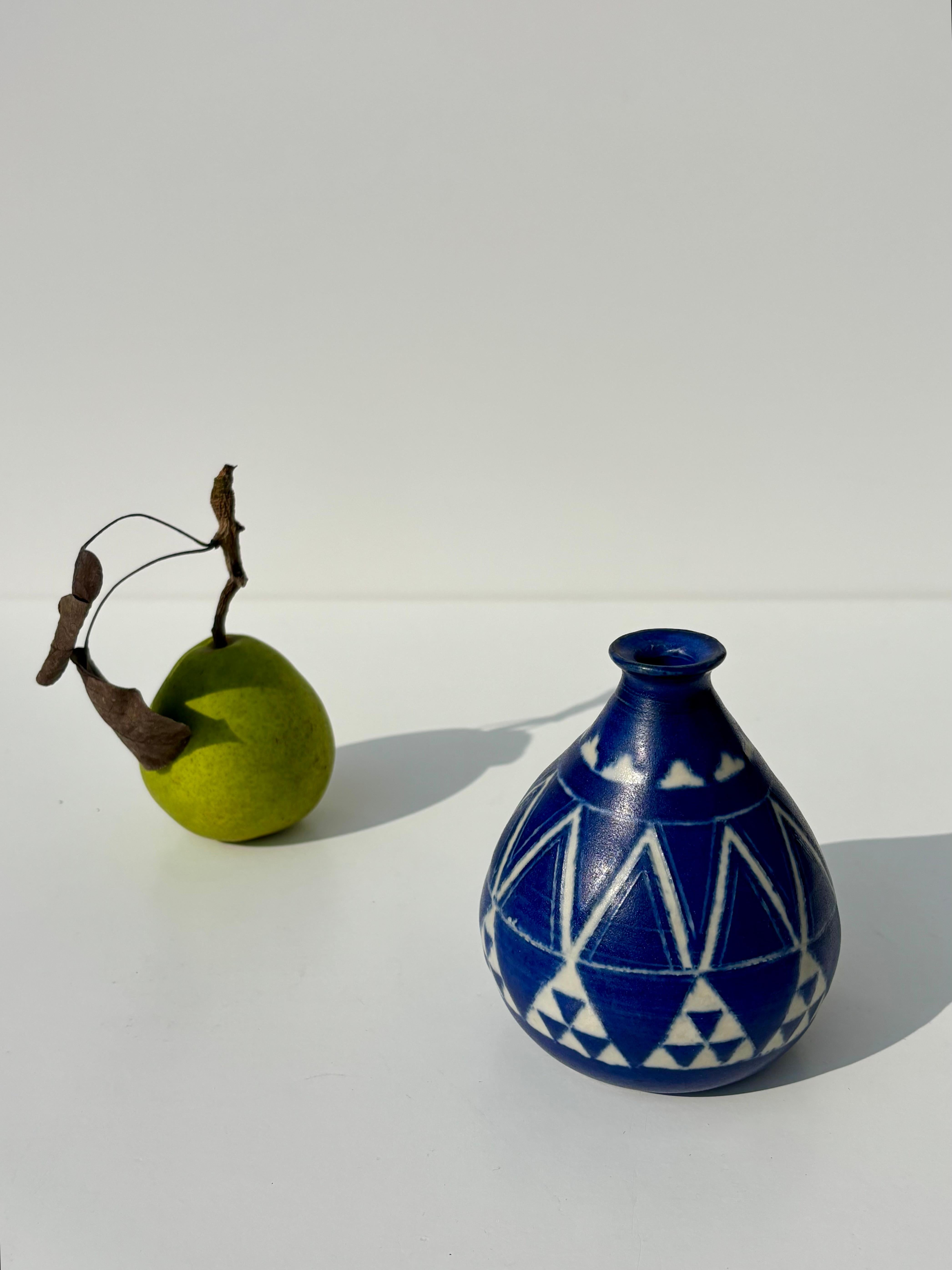 Hand-Carved Blue, White Geometric Decor Stoneware Vase For Sale