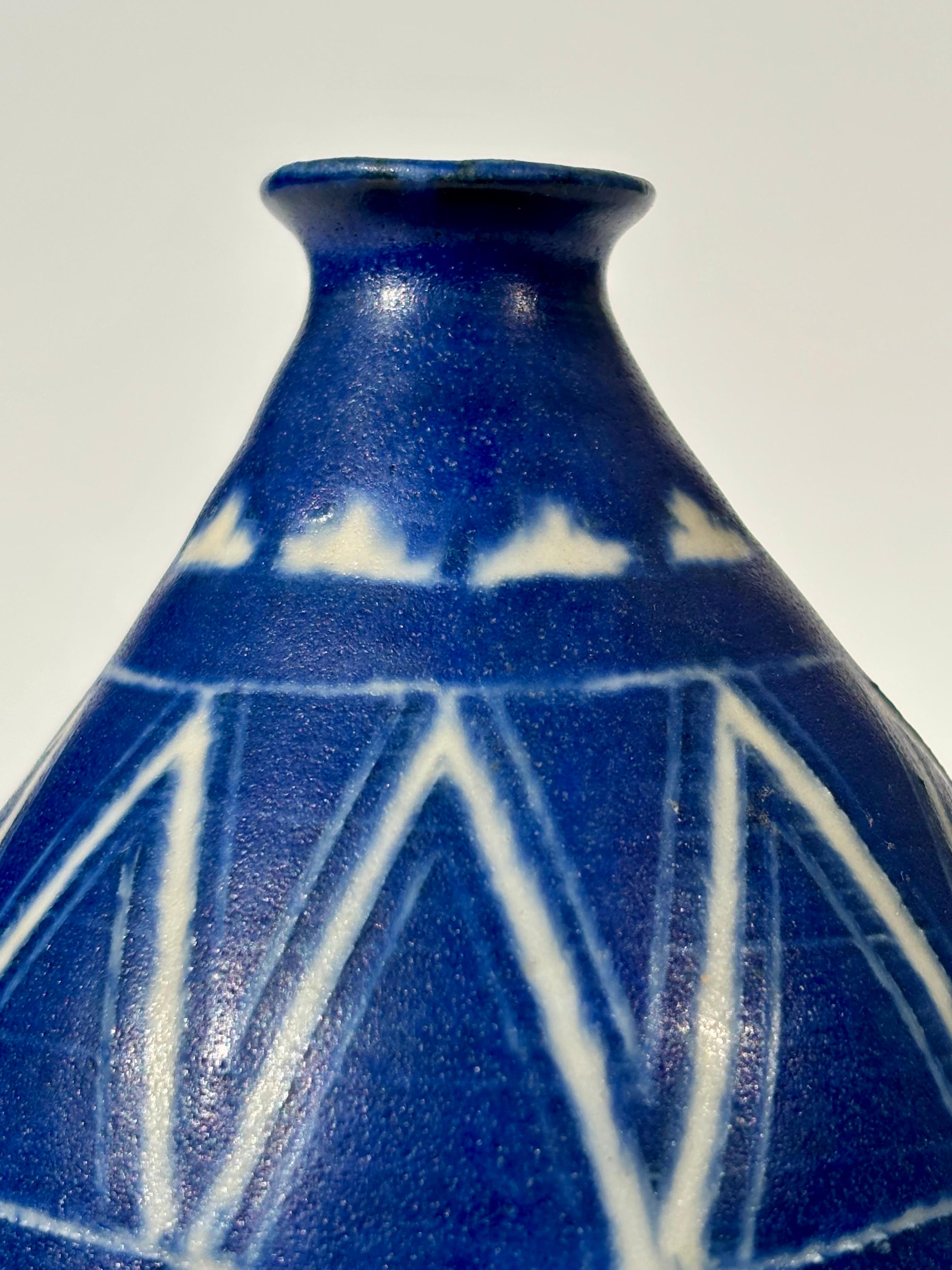 Blue, White Geometric Decor Stoneware Vase In Good Condition For Sale In Copenhagen, DK