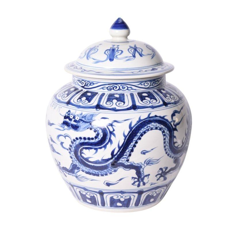 Chinois Pot à gingembre bleu et blanc à motif de dragon en vente