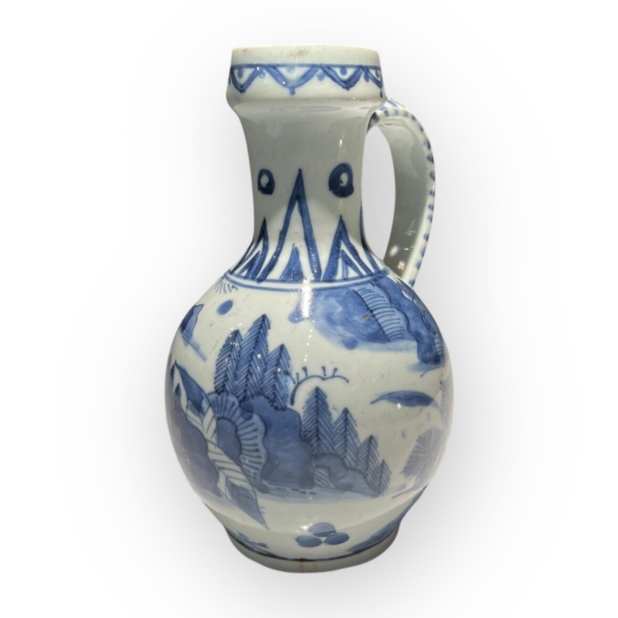 Brocca in porcellana giapponese bianca e blu, Arita, Giappone, 1660-1680 circa. In condizioni ottime in vendita a PARIS, FR