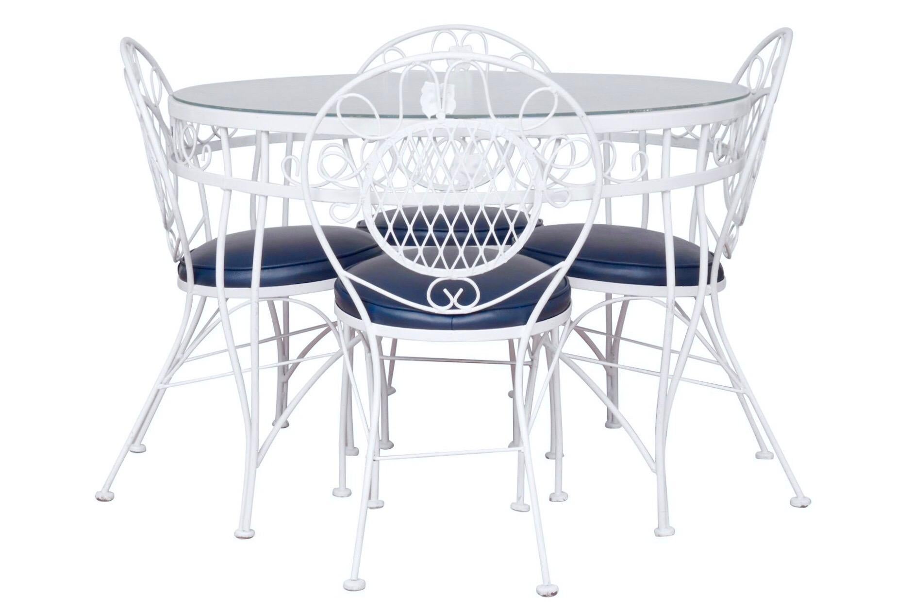 20ième siècle Ensemble de salle à manger de patio en métal bleu et blanc en vente