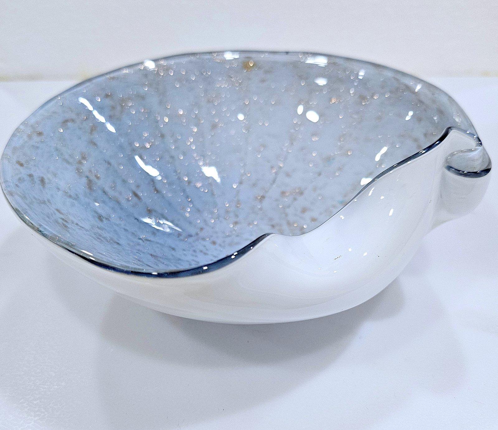 XX secolo Blue & White Murano Glass Bowl with Copper Aventurine by Fratelli Toso in vendita