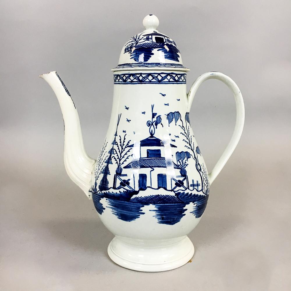 Cafetera azul y blanca de nácar del siglo XVIII, 1785 Inglés en venta