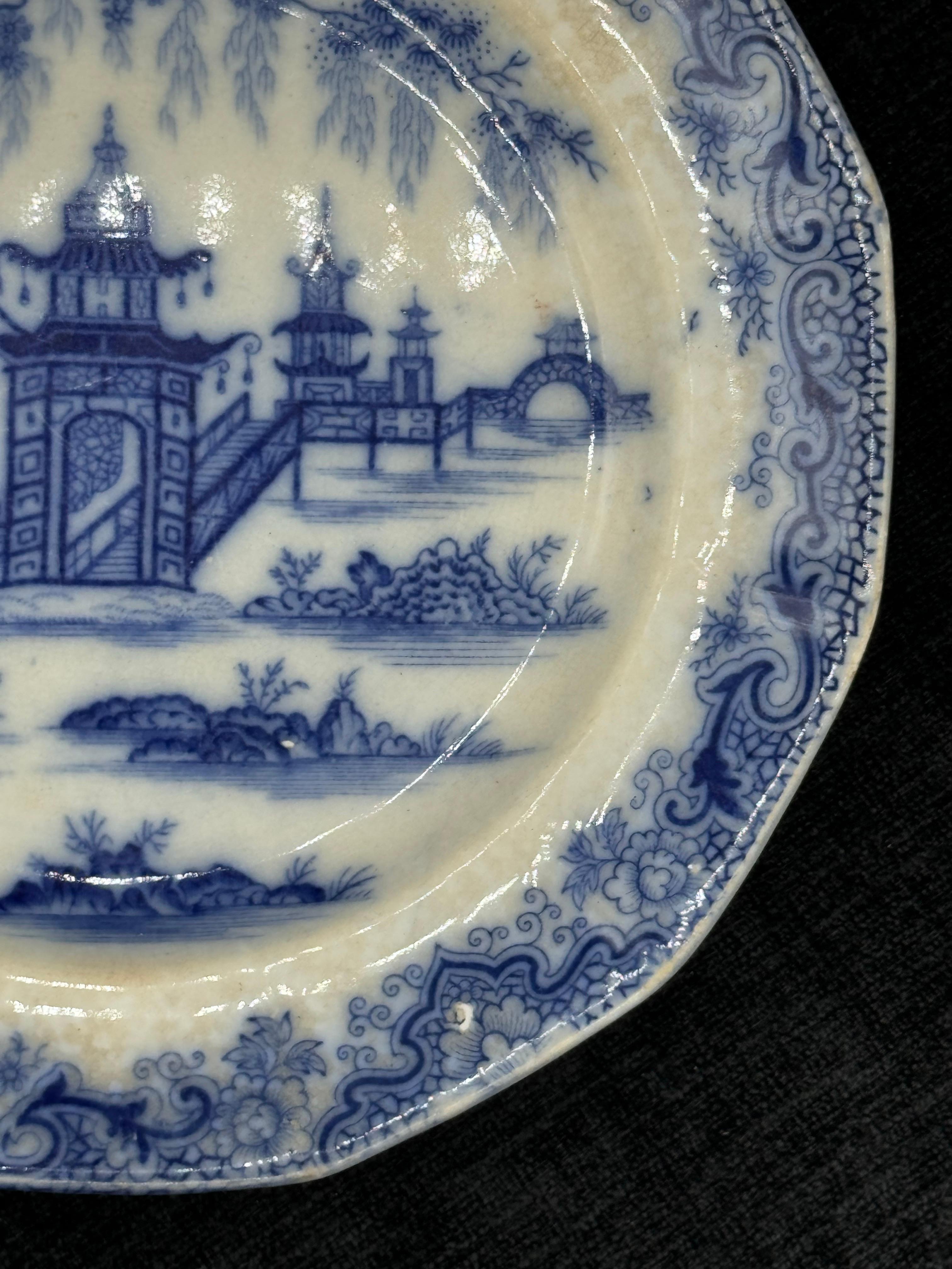 Blau-weißer Teller 8.25 Staffordshire Transferware Whampoa Muster (Englisch) im Angebot
