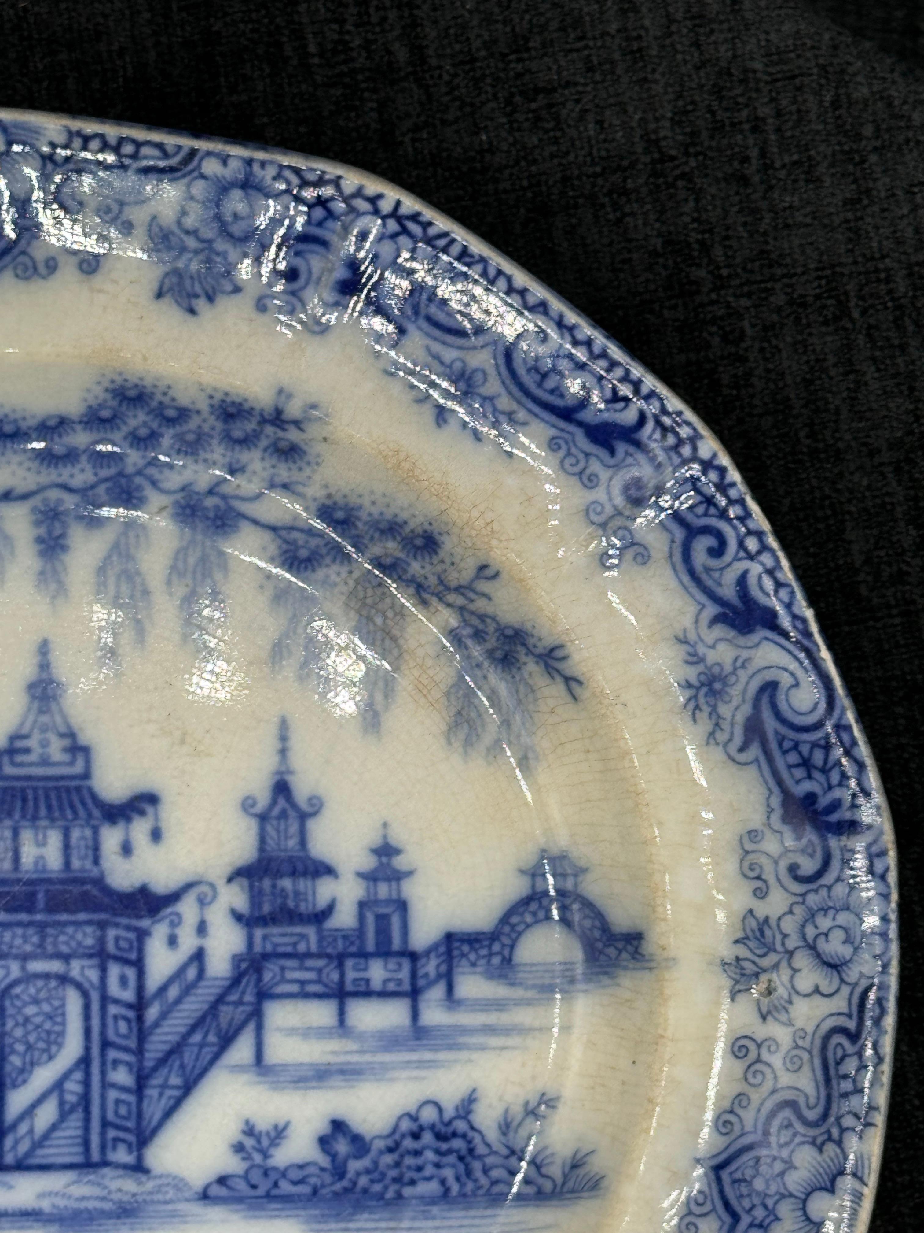 Anglais Assiette bleue et blanche 8.25