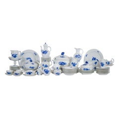 Set da pranzo con pezzi da portata in bianco e blu di Royal Copenhagen Danimarca