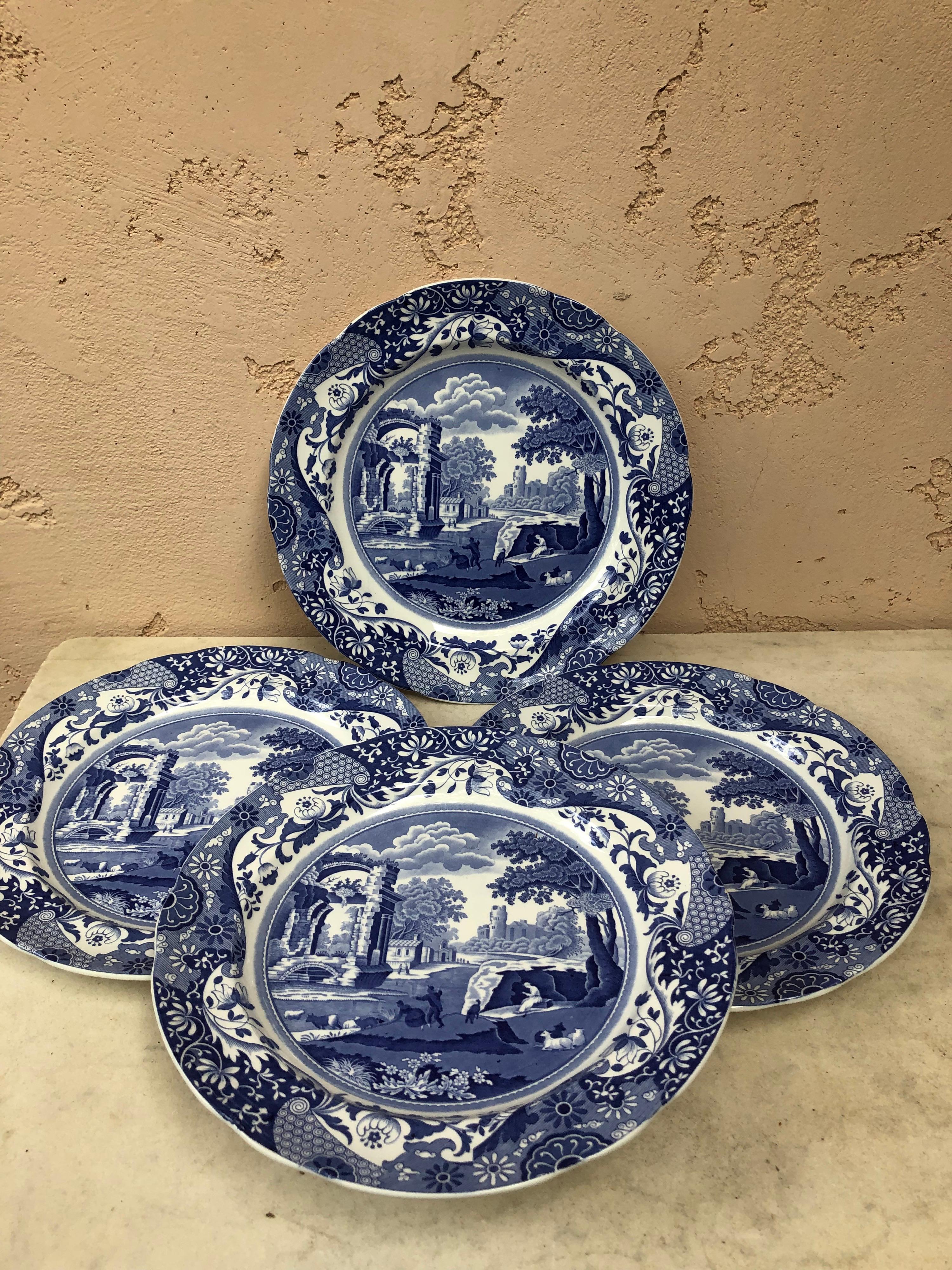 Assiette plate italienne Spode bleue et blanche Copeland circa 1920.
4 plaques disponibles.
