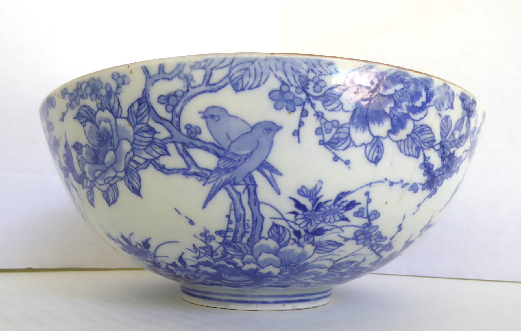 Paar japanische Imari-Keramikschalen in Blau/Weiß im Transfer-Design, 1950er Jahre im Zustand „Gut“ im Angebot in Miami, FL