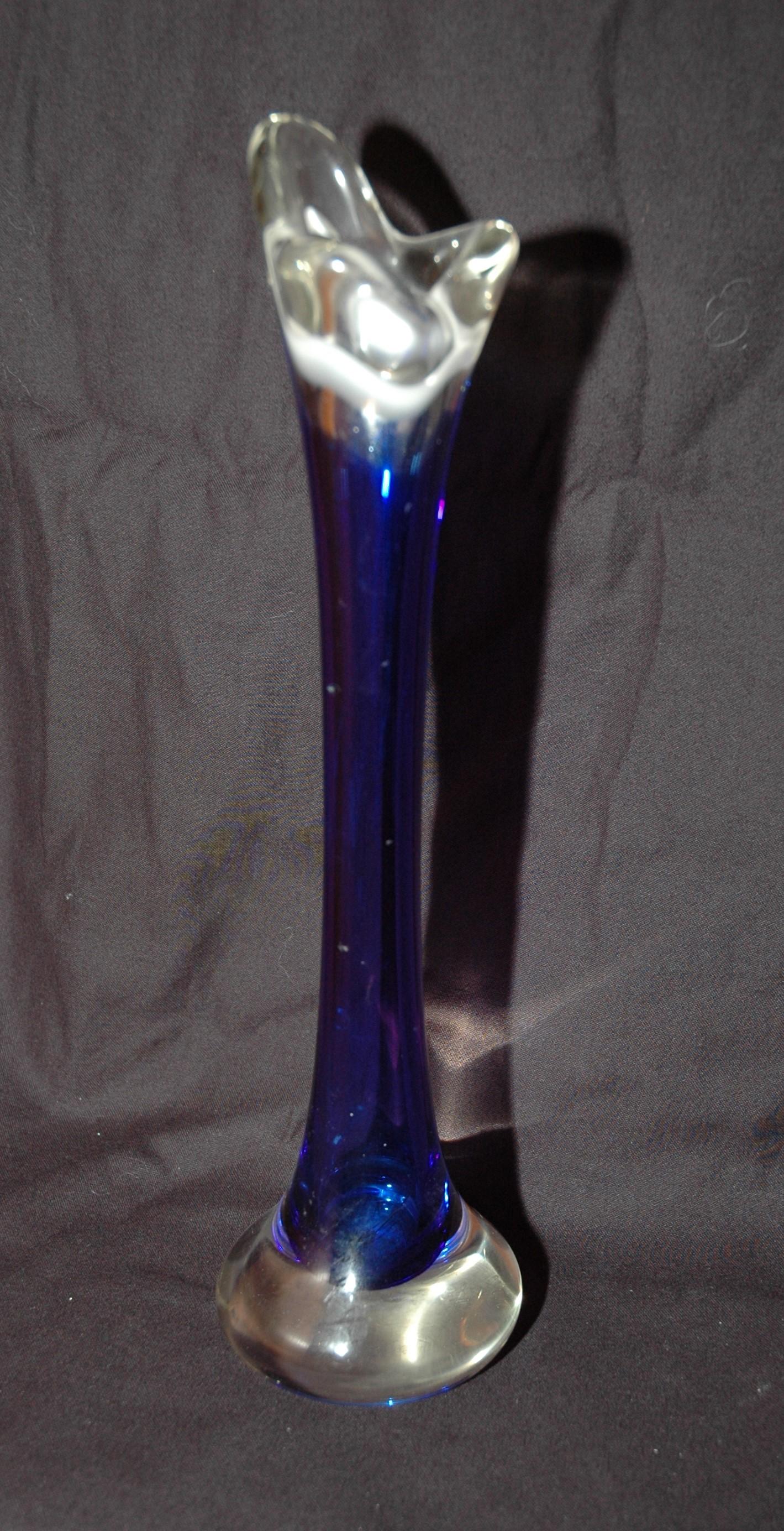 Swedish Blue/white trippel of the famous Flygsfors Coquille mid 19th century glass vase For Sale