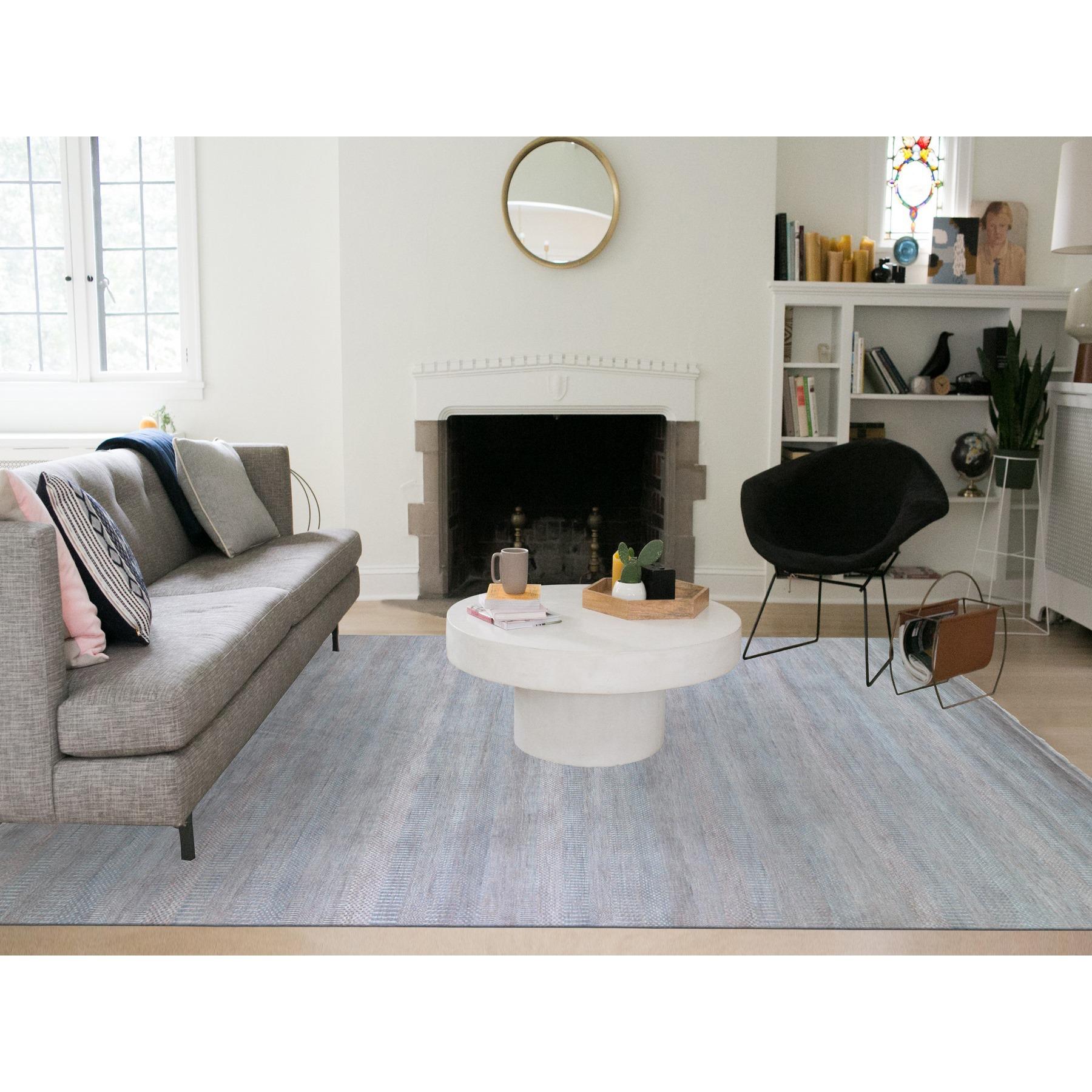 Ce fabuleux tapis noué à la main a été créé et conçu pour une résistance et une durabilité accrues. Ce tapis a été fabriqué à la main pendant des semaines selon la méthode traditionnelle qui est utilisée pour faire des
Taille exacte du tapis en