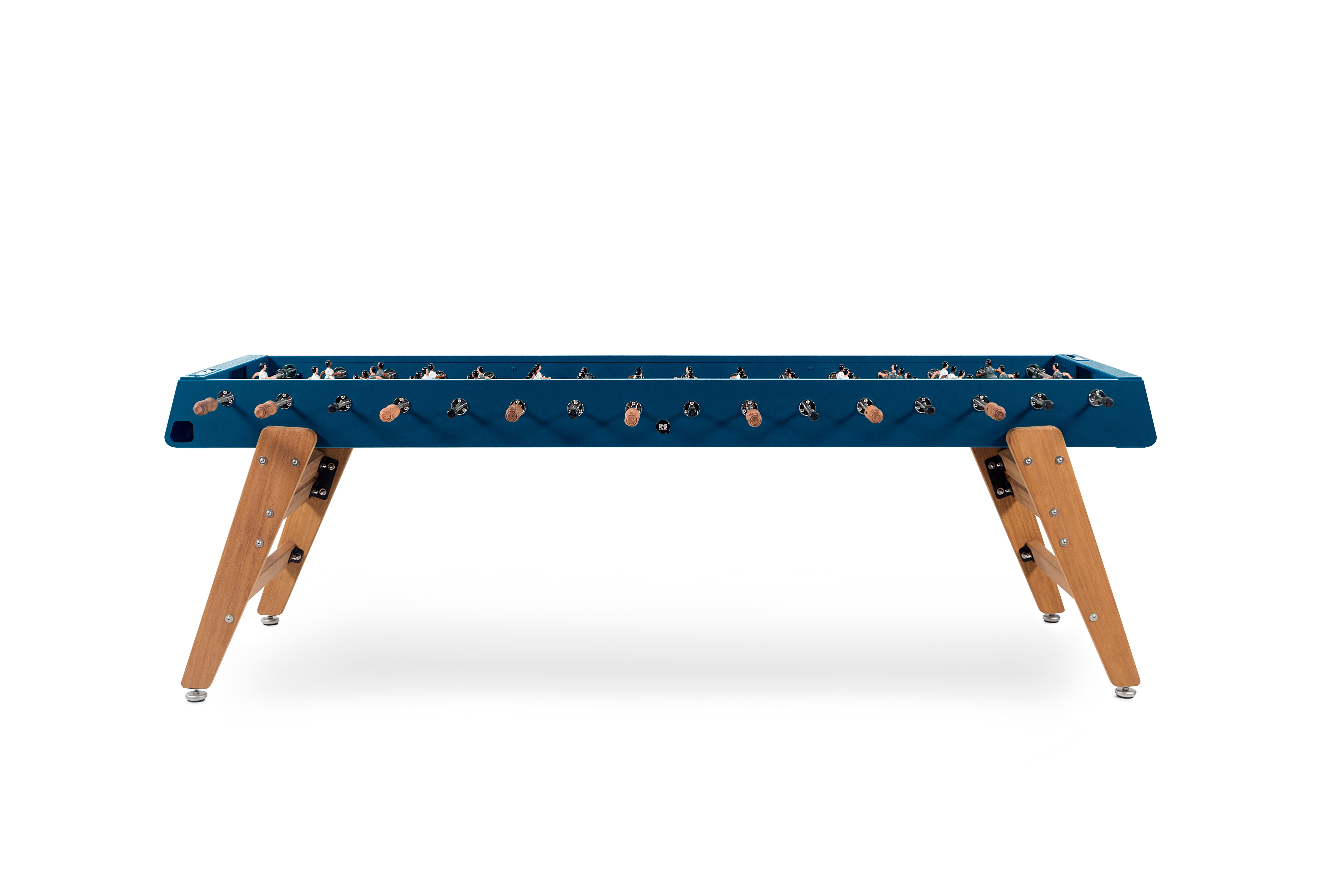FOOSBALL TABLE RS3 MAX in Green
DESIGNED BY RAFAEL RODRÍGUEZ for RS Barcelona

The more, the merrier. It’s not just a saying, it’s really true. The RS MAX football table doubles the fun so you can make the most of the game and some good company. Are