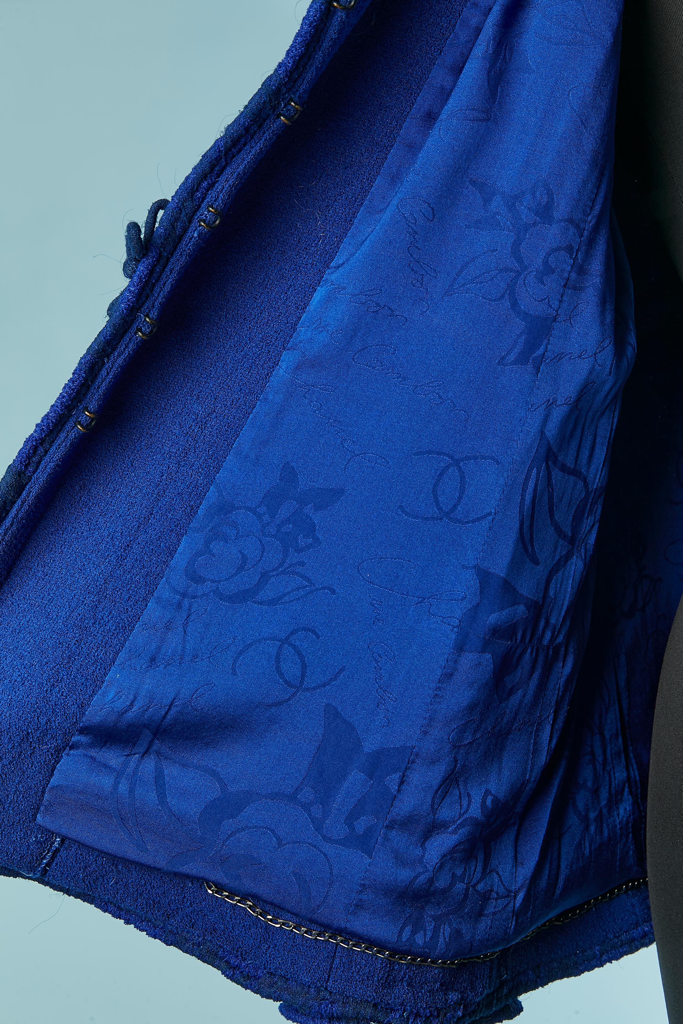 Giacca in lana blu con fiocco e abbellimento Chanel in vendita 5