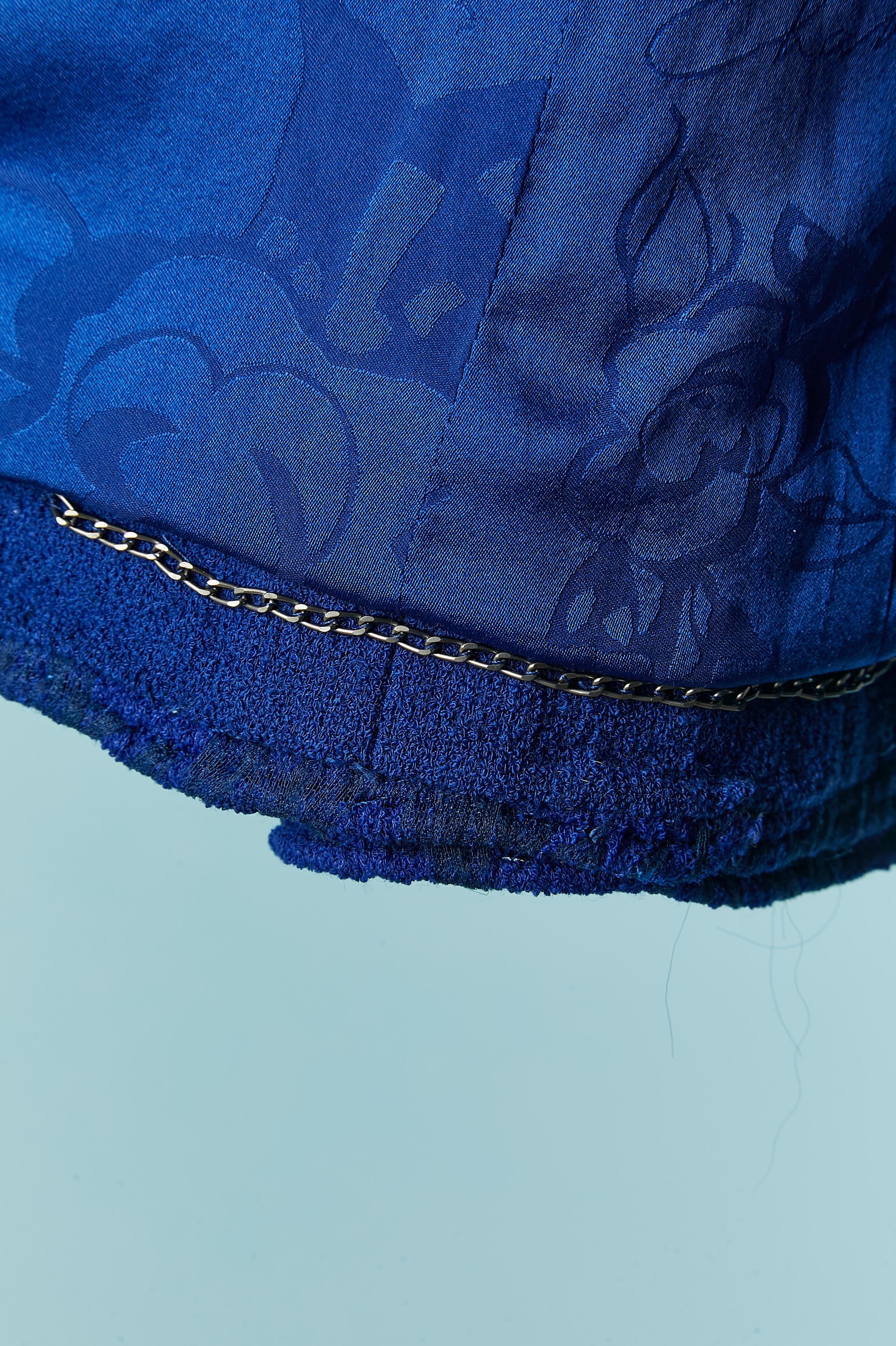 Giacca in lana blu con fiocco e abbellimento Chanel in vendita 6