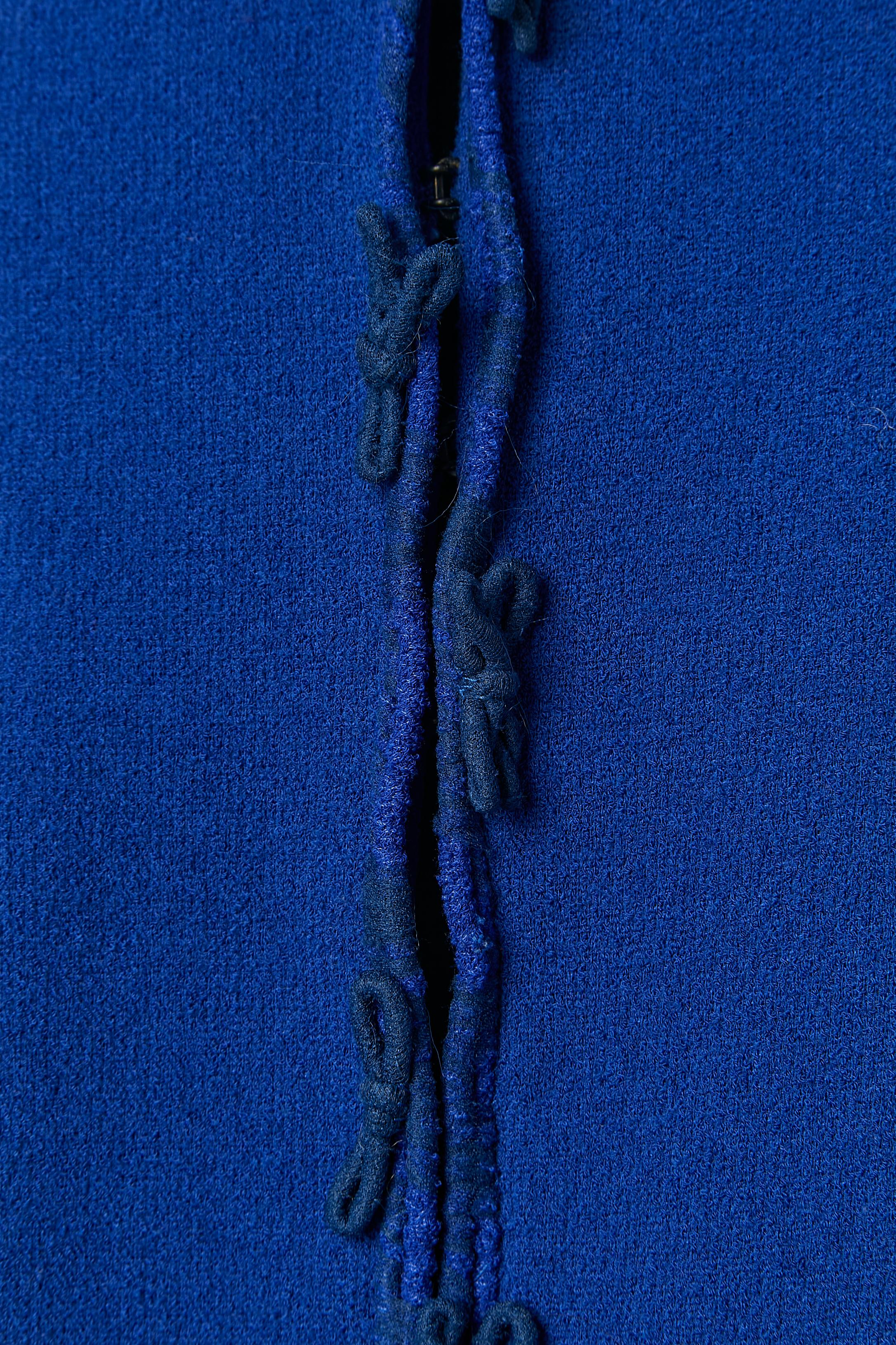 Blu Giacca in lana blu con fiocco e abbellimento Chanel in vendita