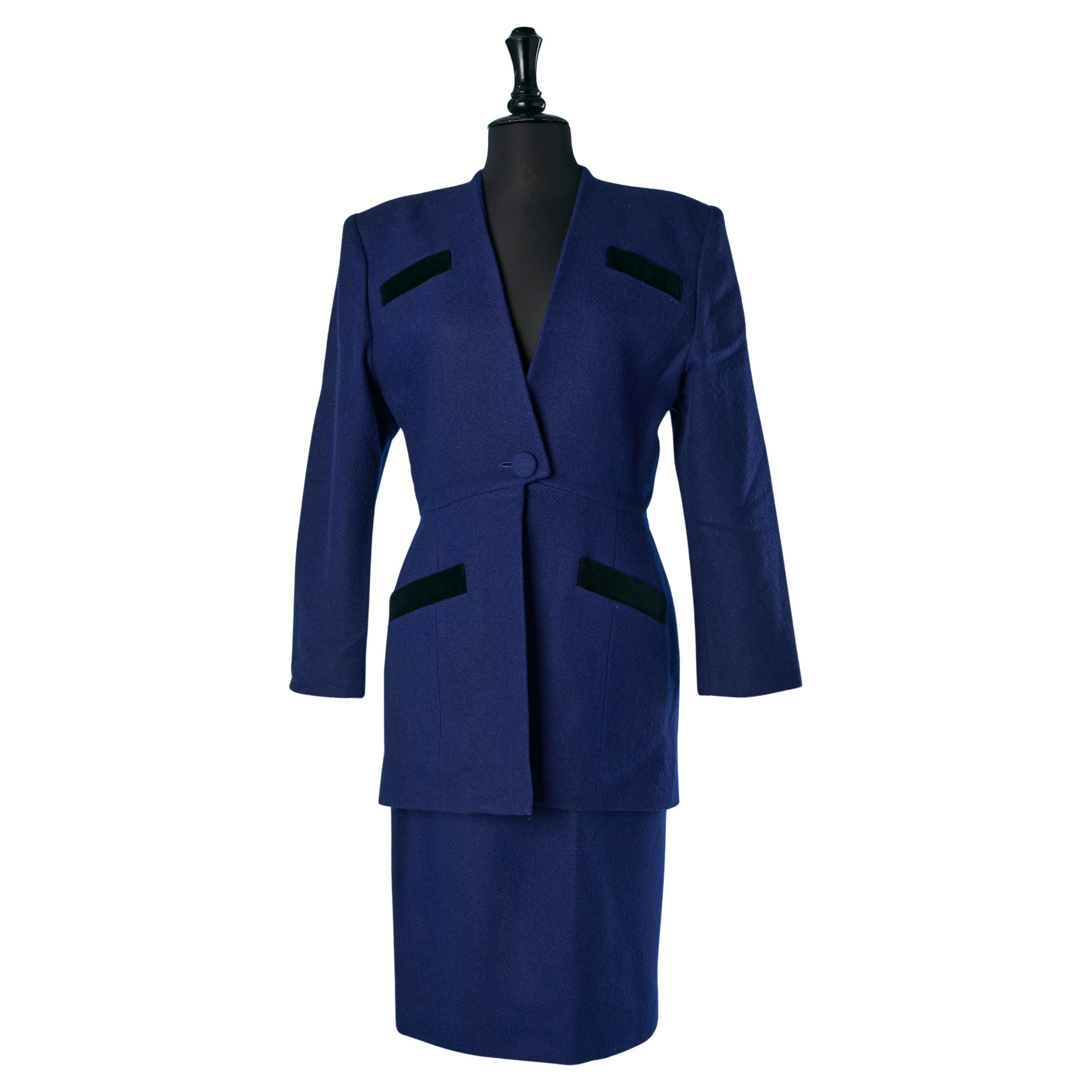 Combinaison jupe en laine bleue, détails en velours noir EMMANUELLE KHANH en vente