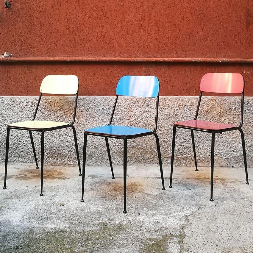 Blue, yellow or red laminate chairs, 1950s
Three colors laminate stackable chairs, with metal legs, dating to the 50s.
14 total chairs.
Price is for the single piece.
Good condition
Measures: 43 x 50 x 80 H.